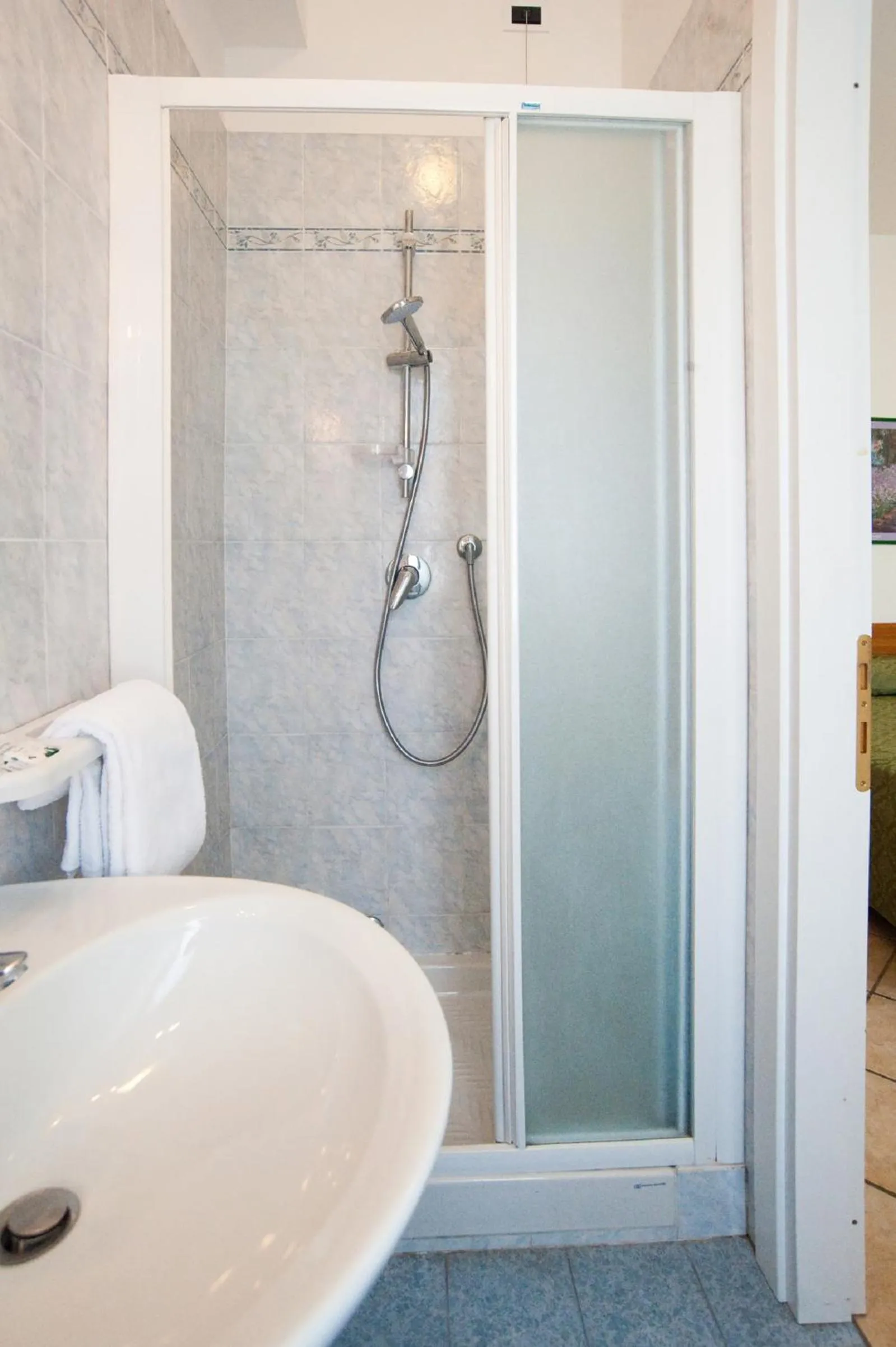 Shower in Hotel La Toscana