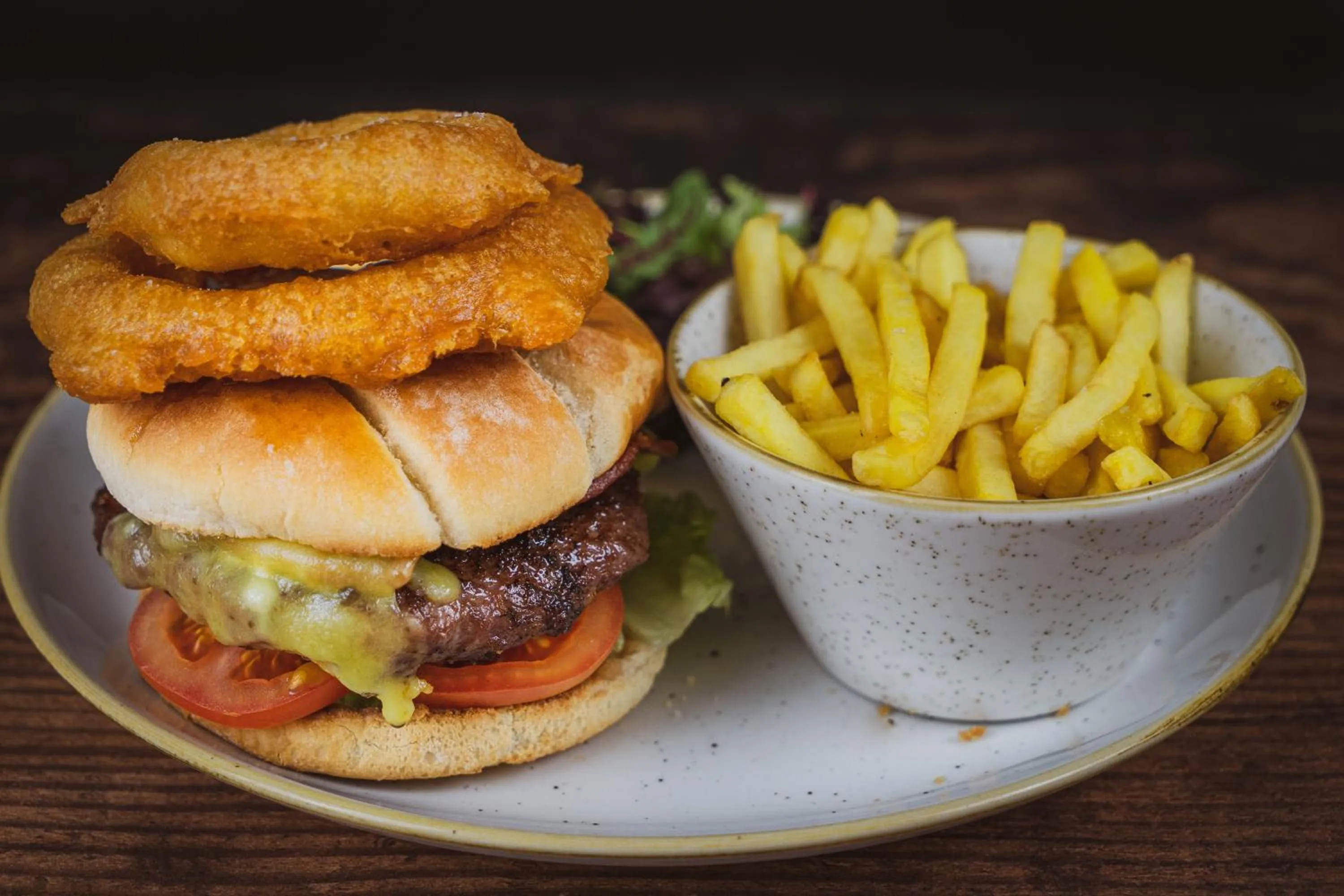 Restaurant/places to eat in Briery Wood Hotel