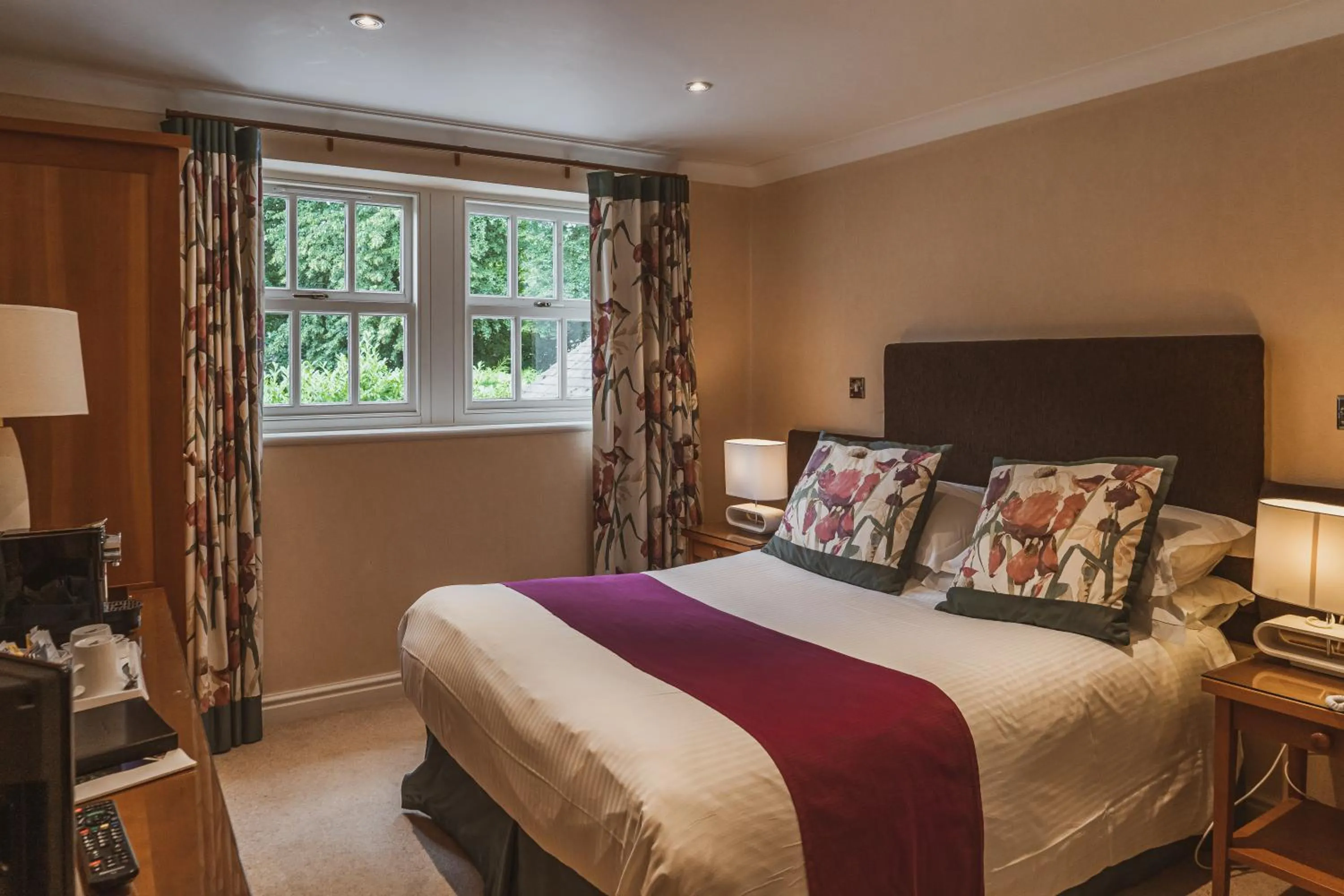 Bed in Briery Wood Hotel