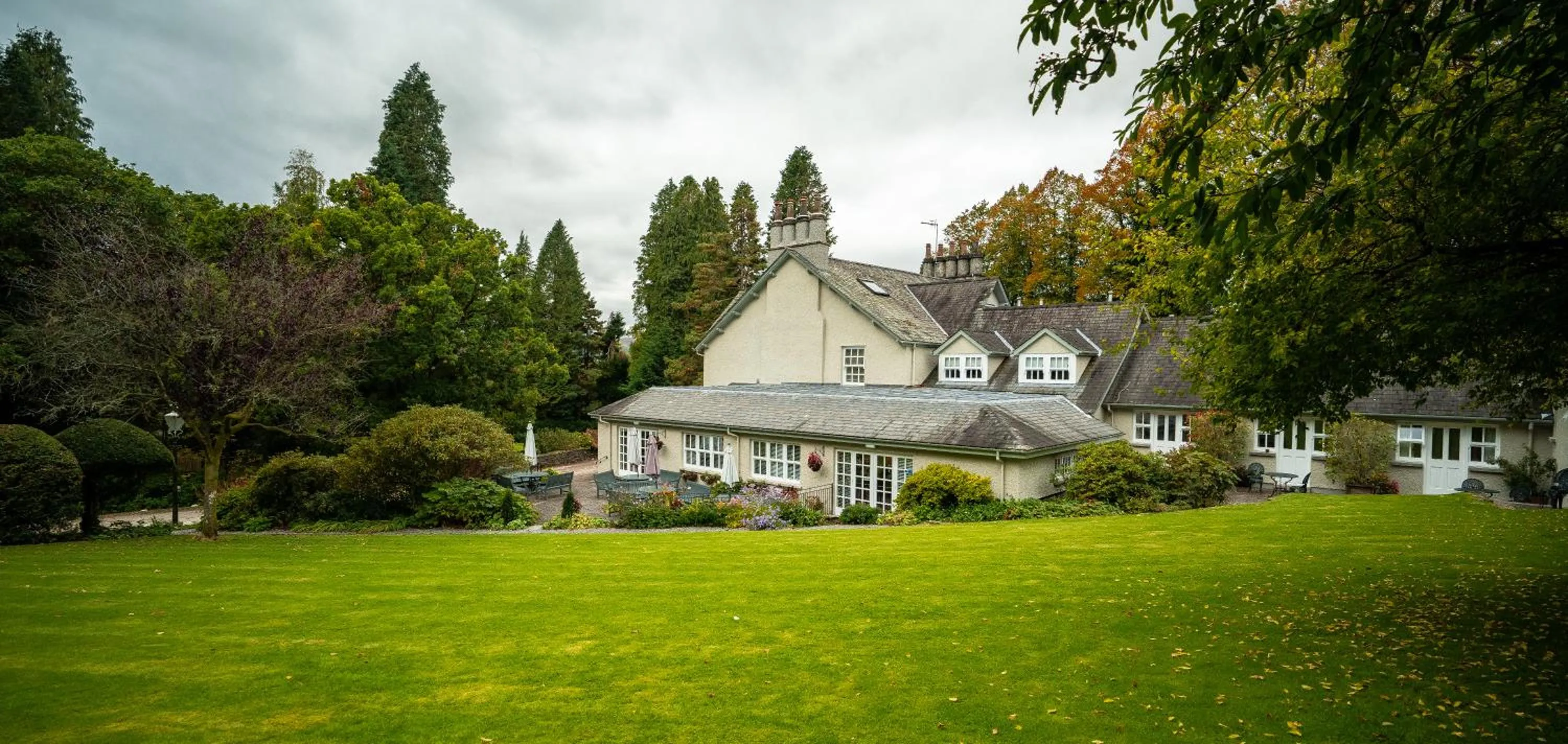 Property building in Briery Wood Hotel
