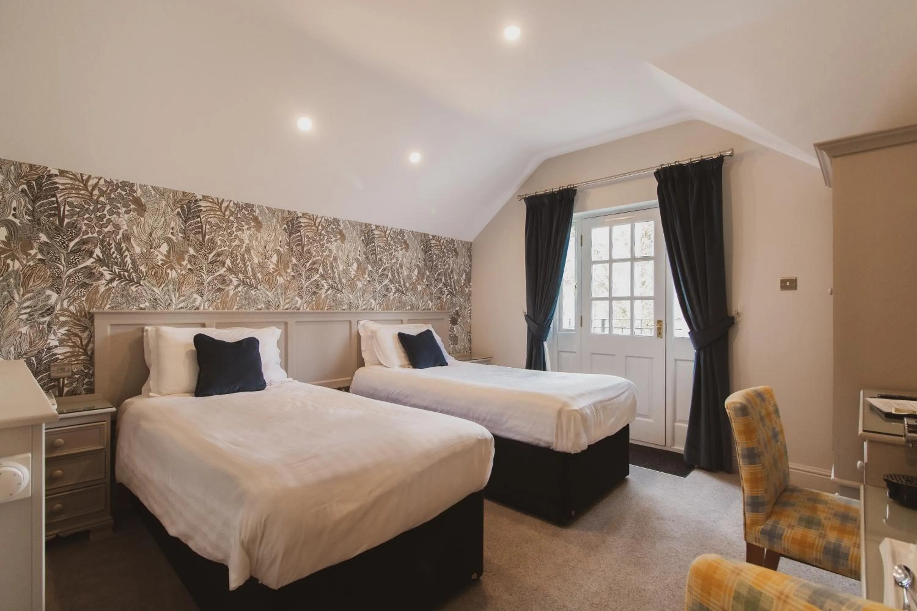 Bed in Briery Wood Hotel