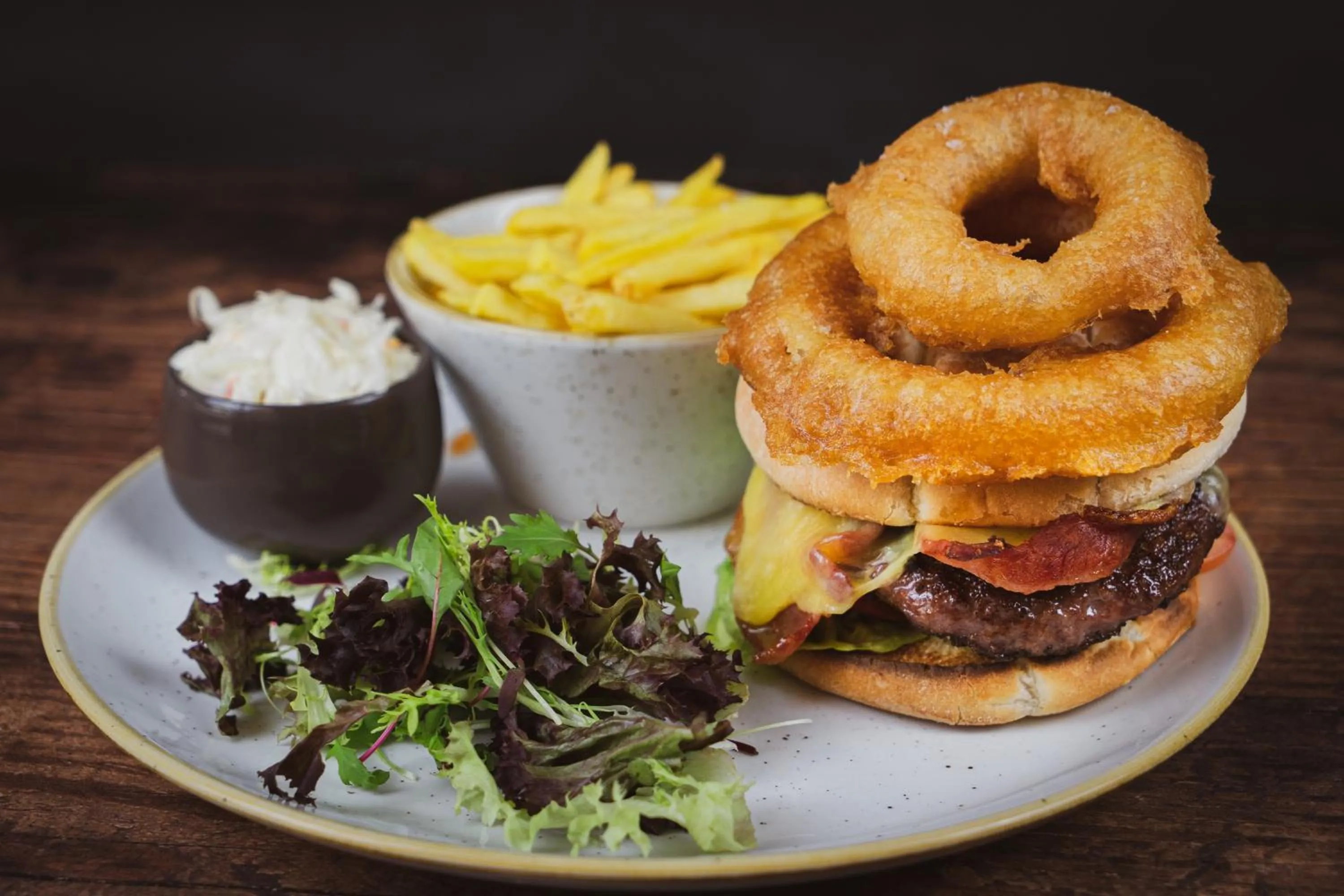 Restaurant/places to eat in Briery Wood Hotel