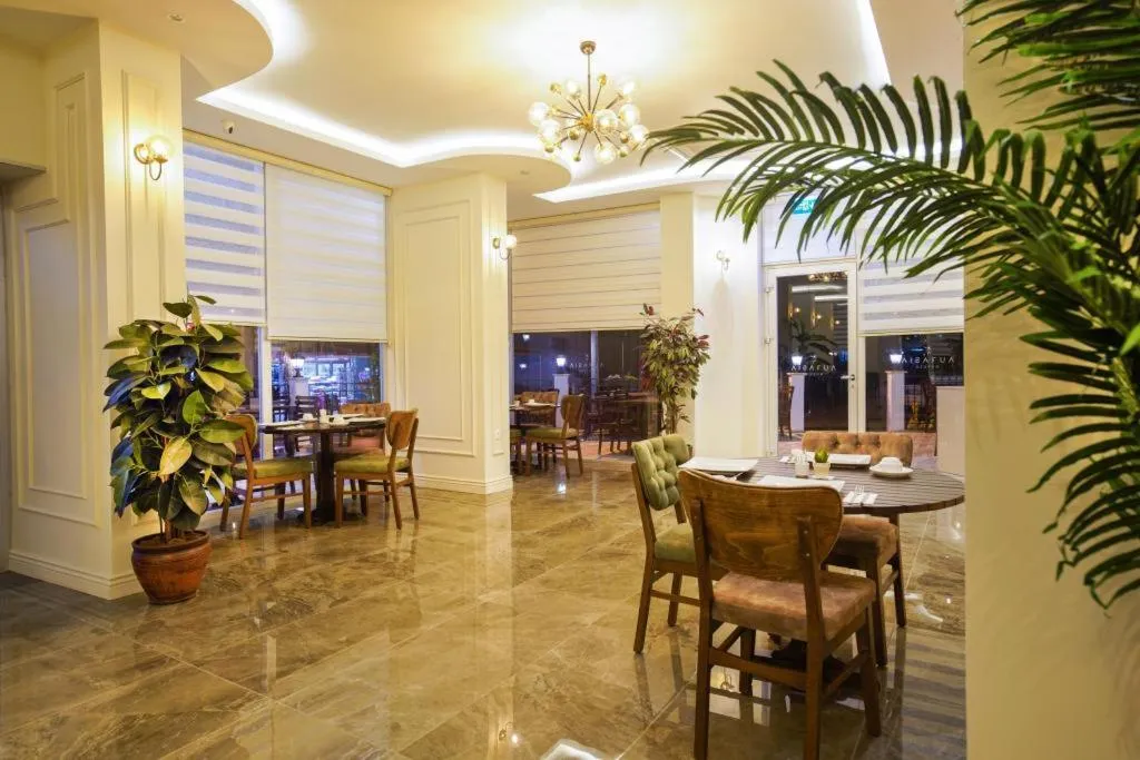 Restaurant/places to eat in Aurasia Sea Side Hotel