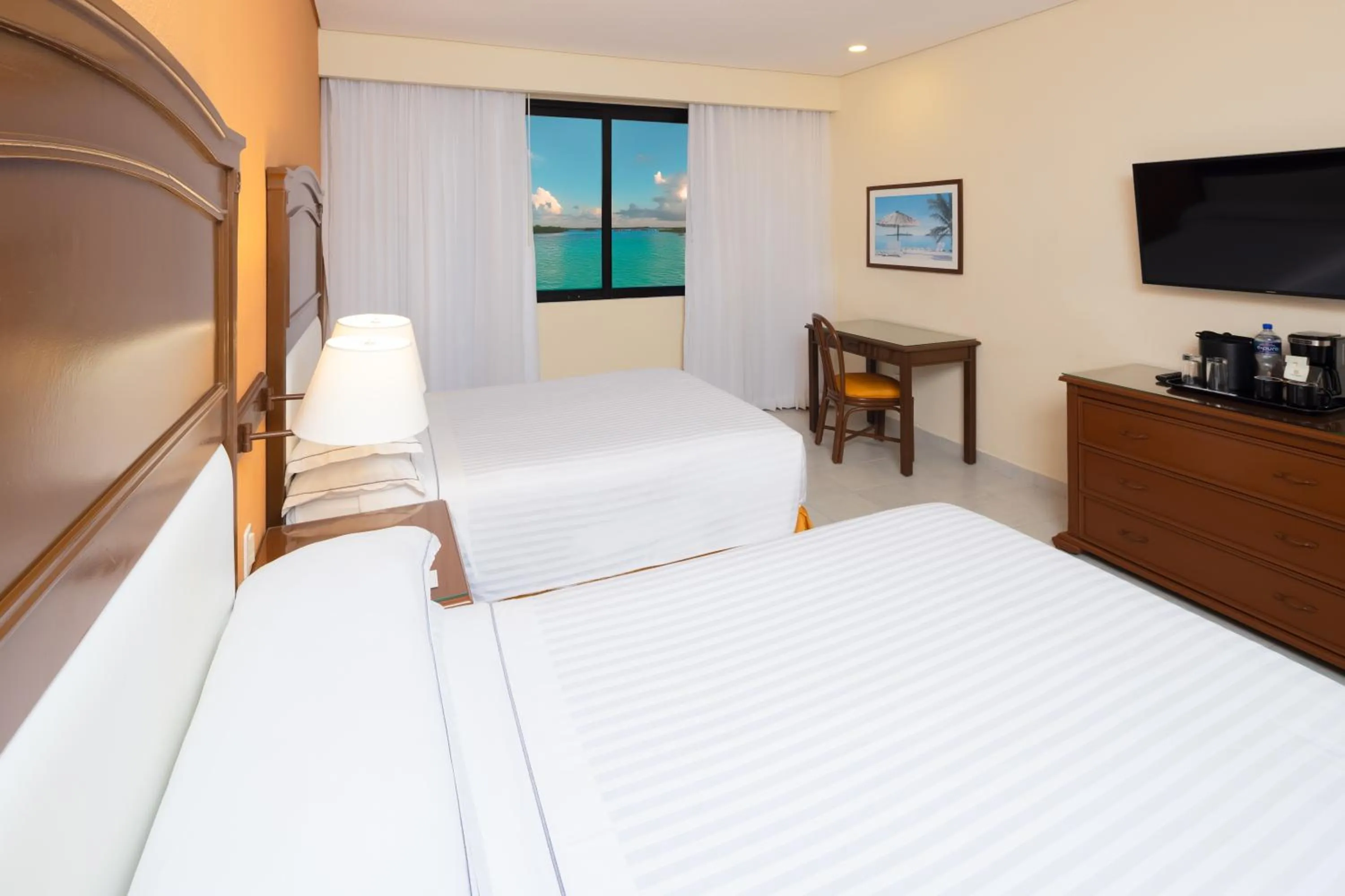 Bed in Occidental Tucancún - All Inclusive