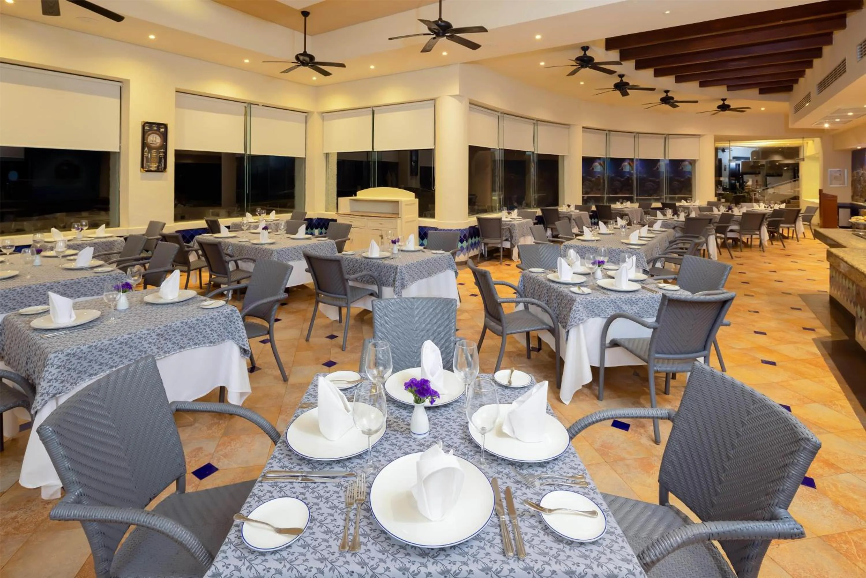 Restaurant/places to eat in Occidental Tucancún - All Inclusive