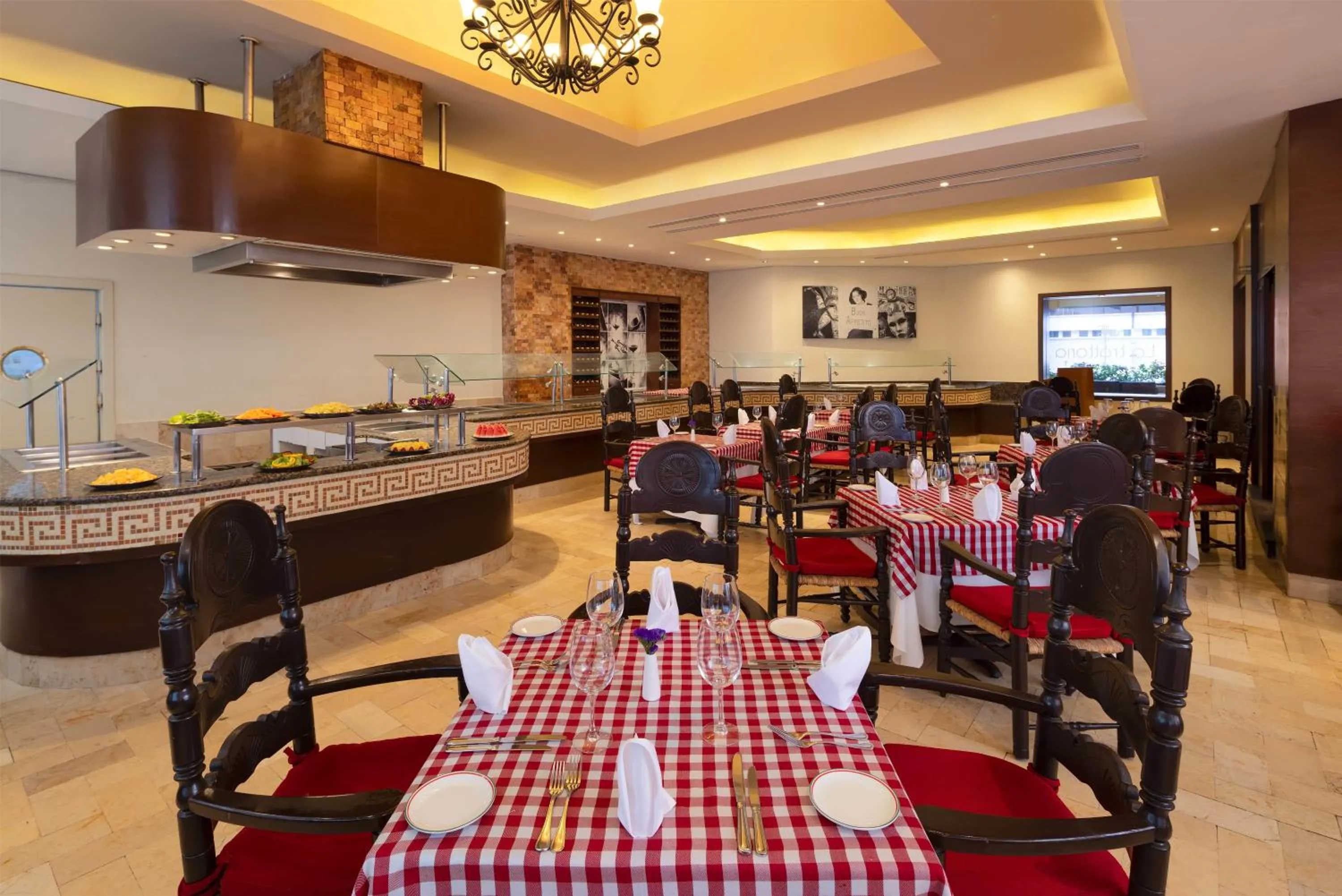 Restaurant/places to eat in Occidental Tucancún - All Inclusive