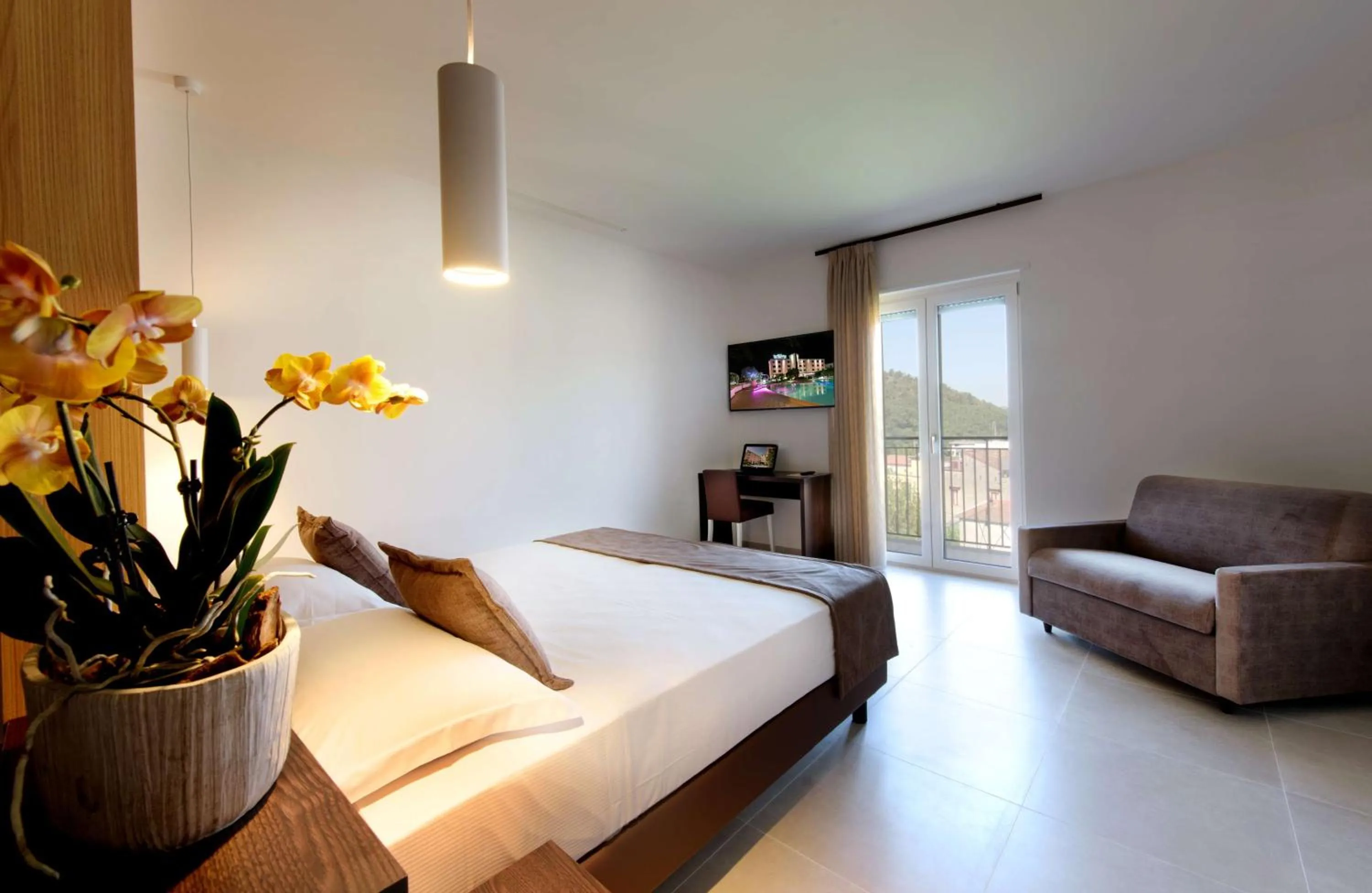 Photo of the whole room, Bed in San Severino Park Hotel & SPA, BW Signature Collection