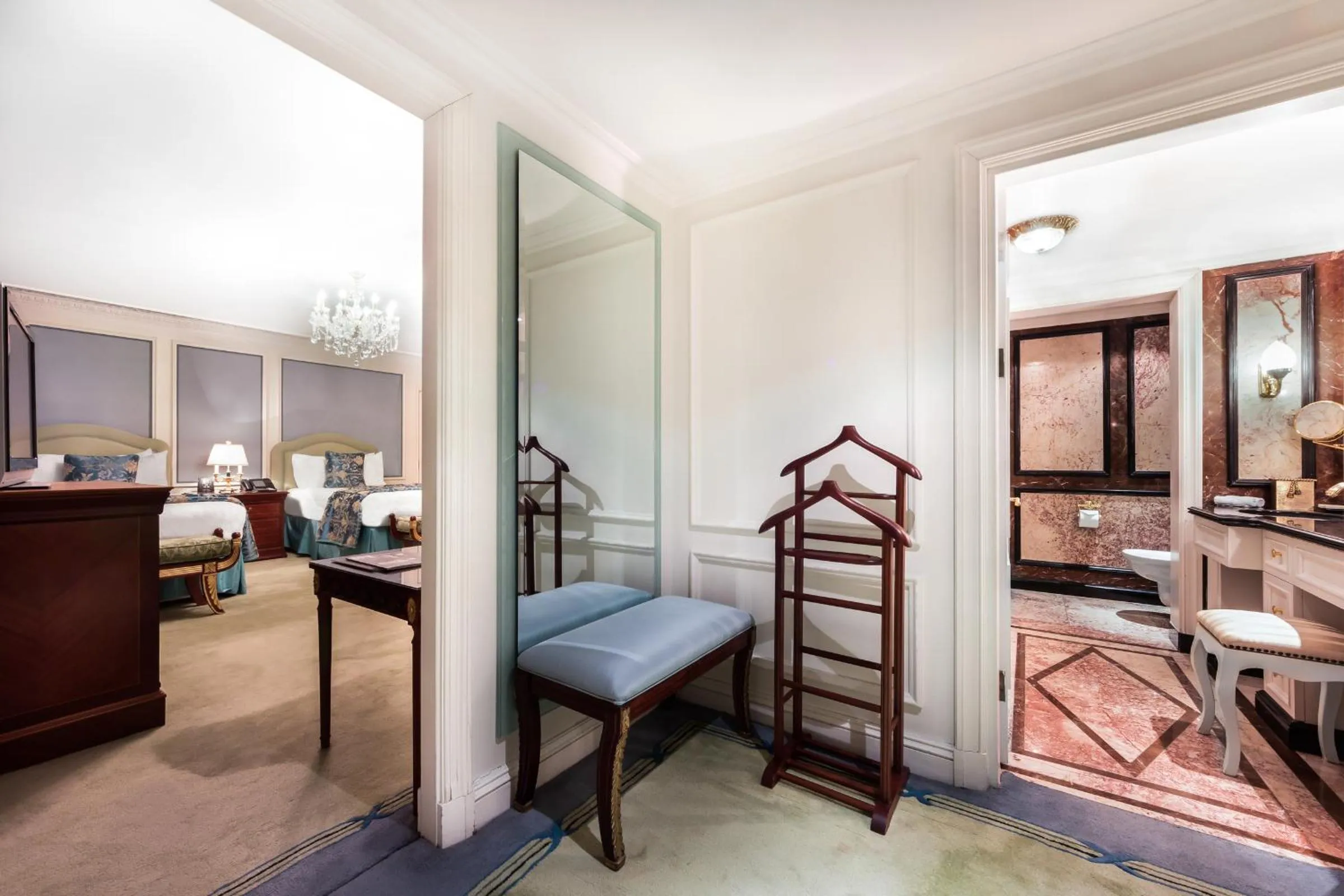 Photo of the whole room, Bed in Bentley London