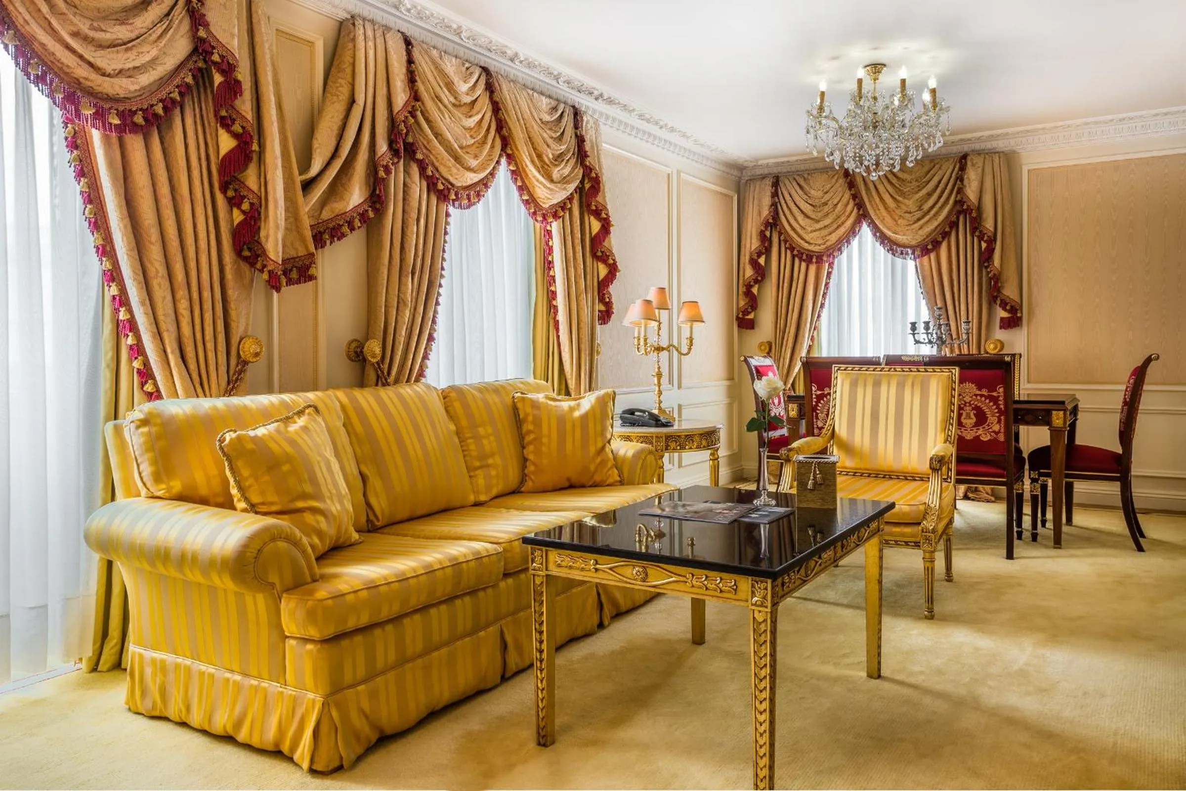 Living room in Bentley London