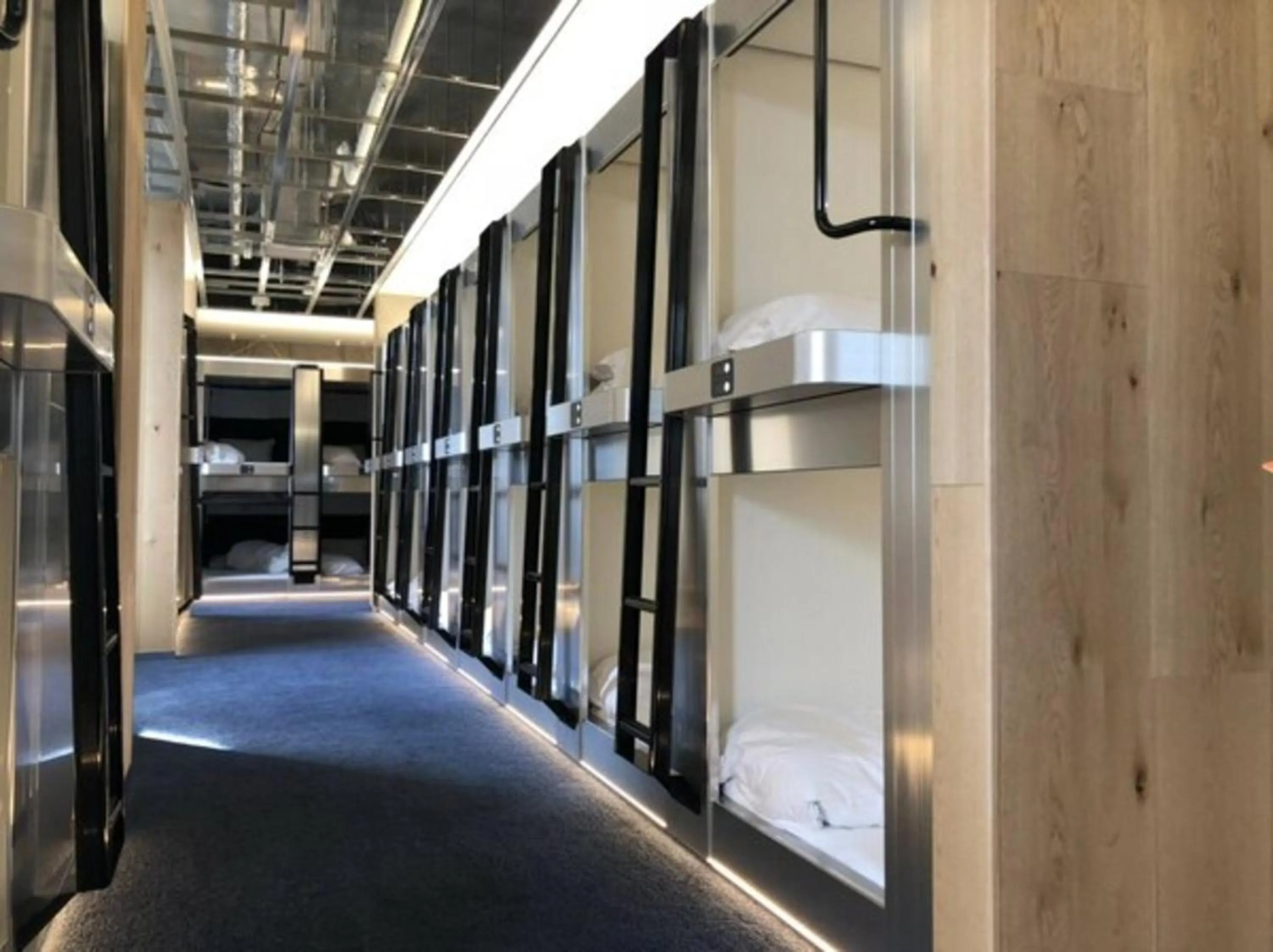 HEARTS Capsule Hotel & Spa HAKATA