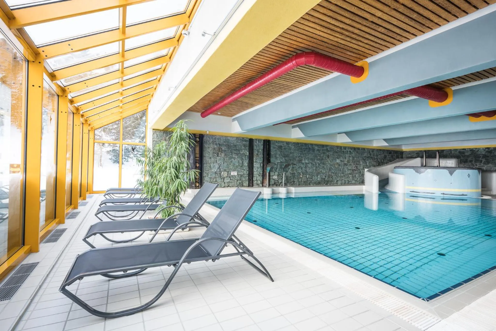 Swimming pool in Panorama Hotel Turracher Höhe