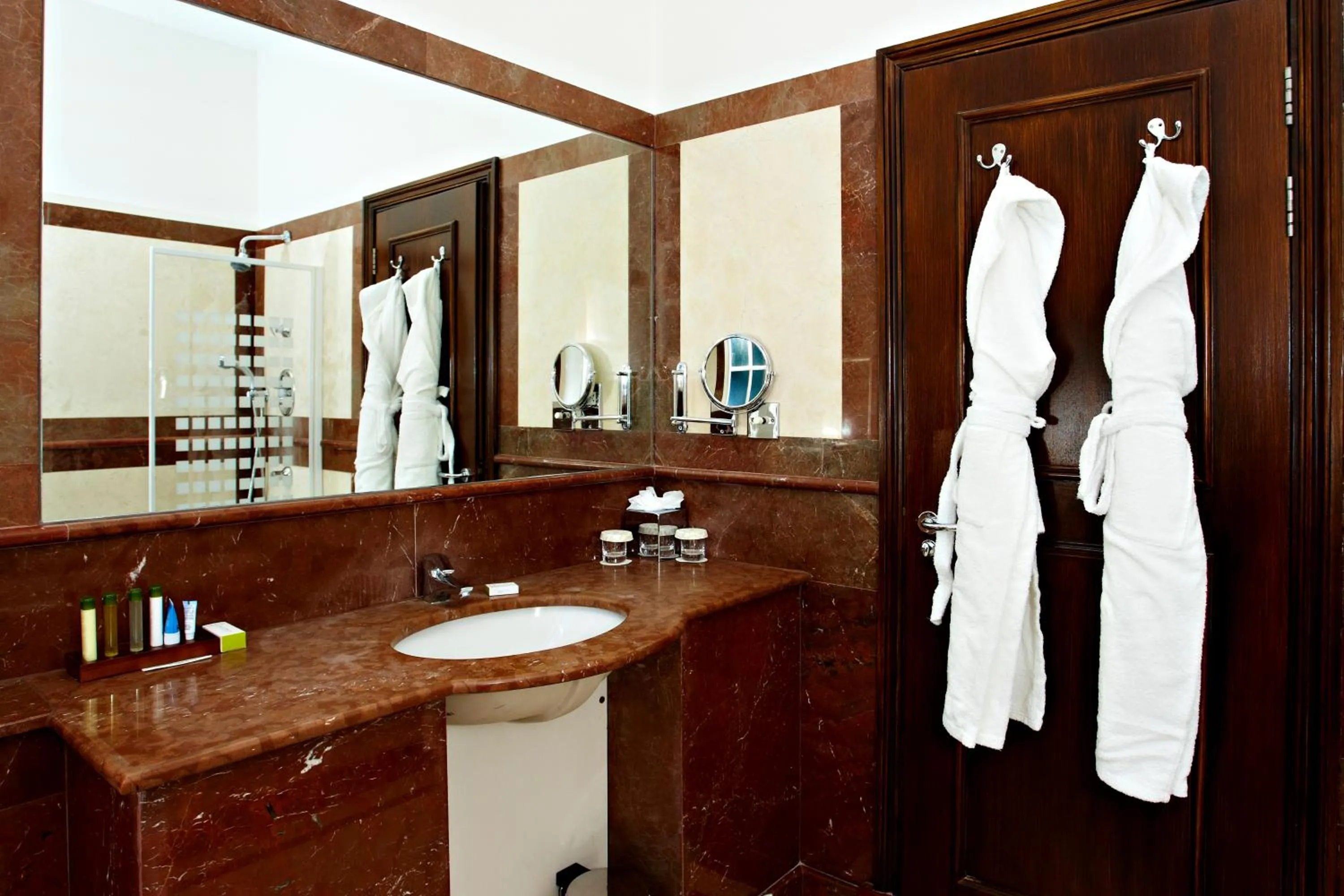 Bathroom in Courthouse Hotel London