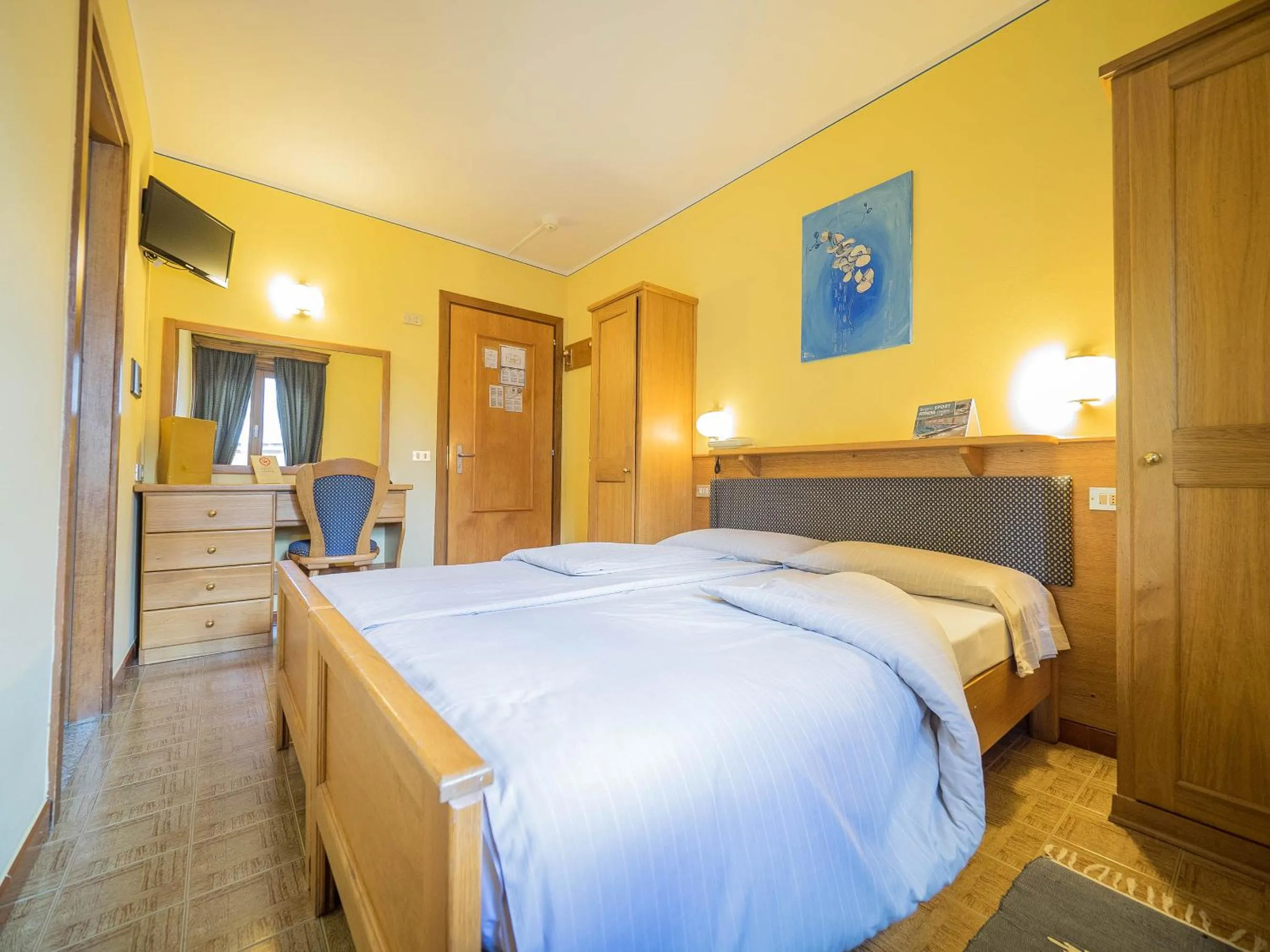 Bedroom, Bed in Hotel Baita della Luna