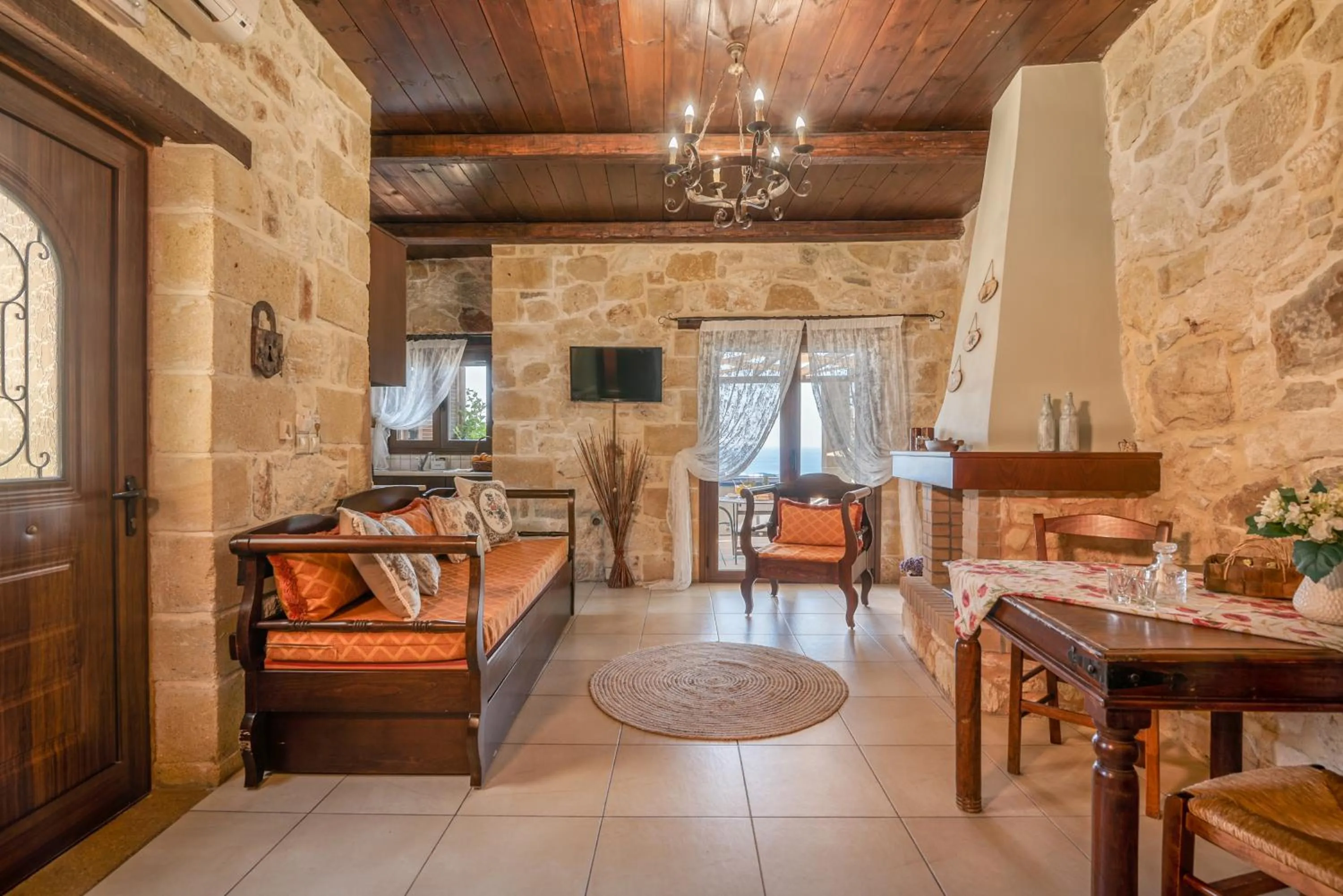 TV and multimedia in The Stonemade Houses