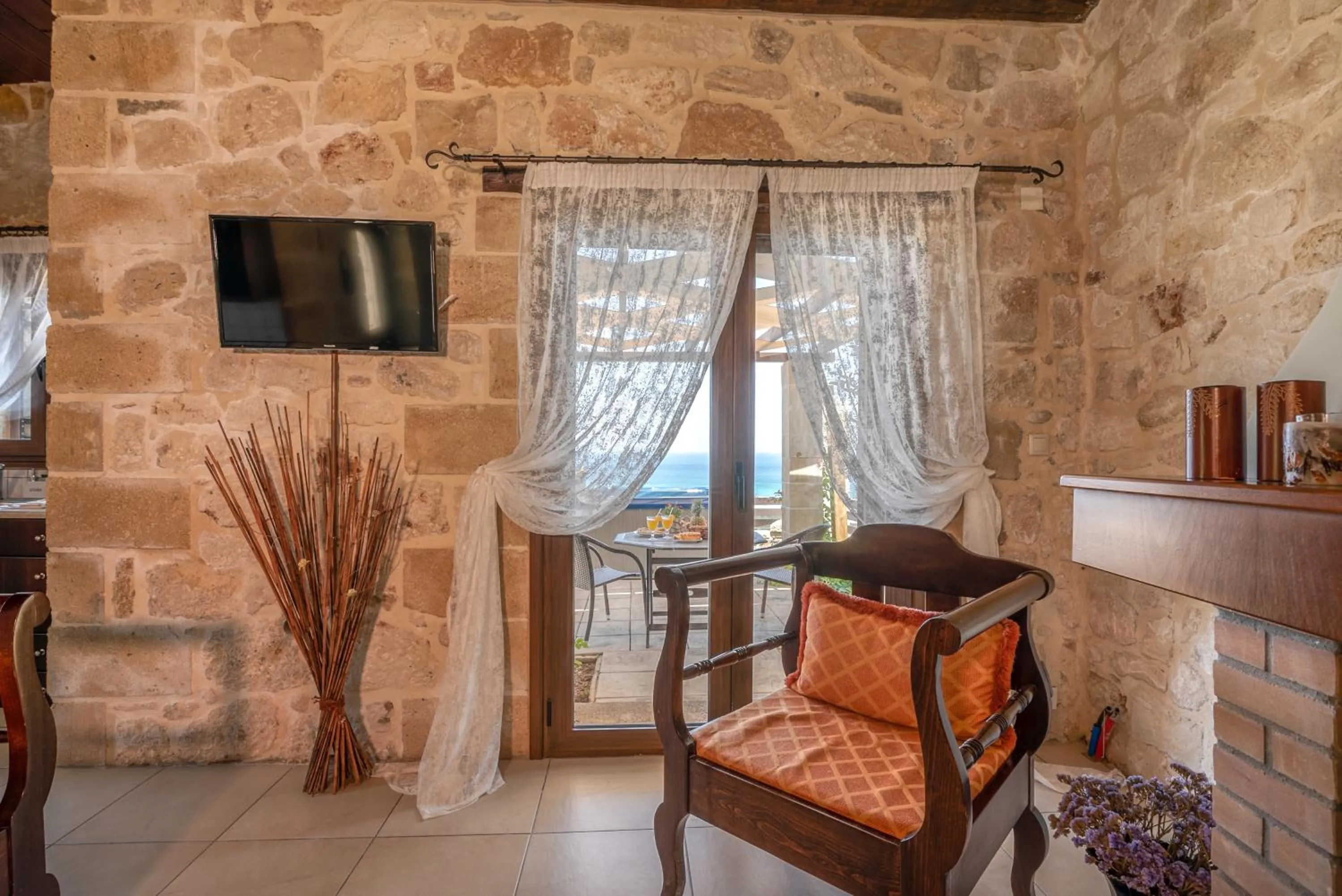 TV and multimedia in The Stonemade Houses