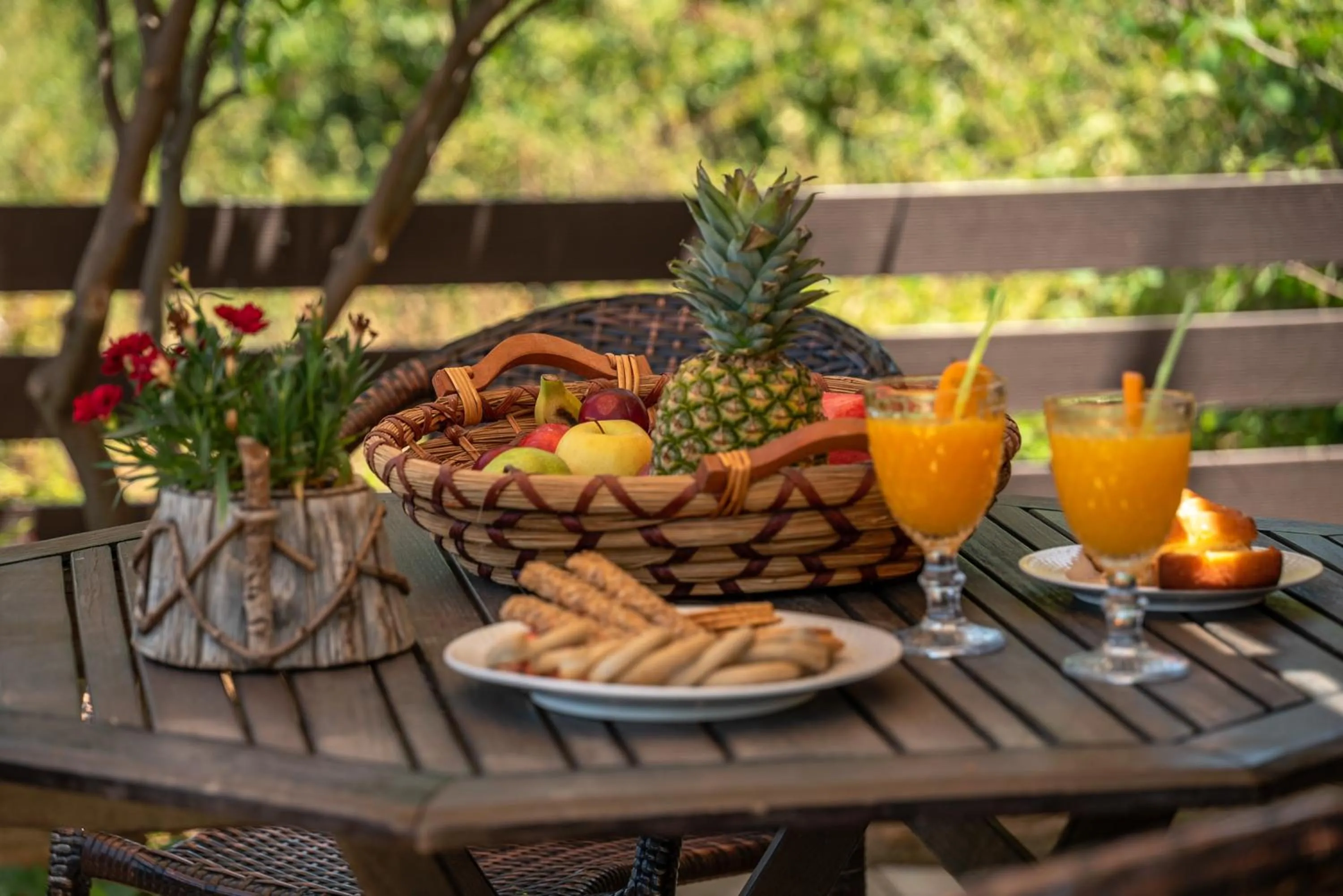 Food and drinks in The Stonemade Houses