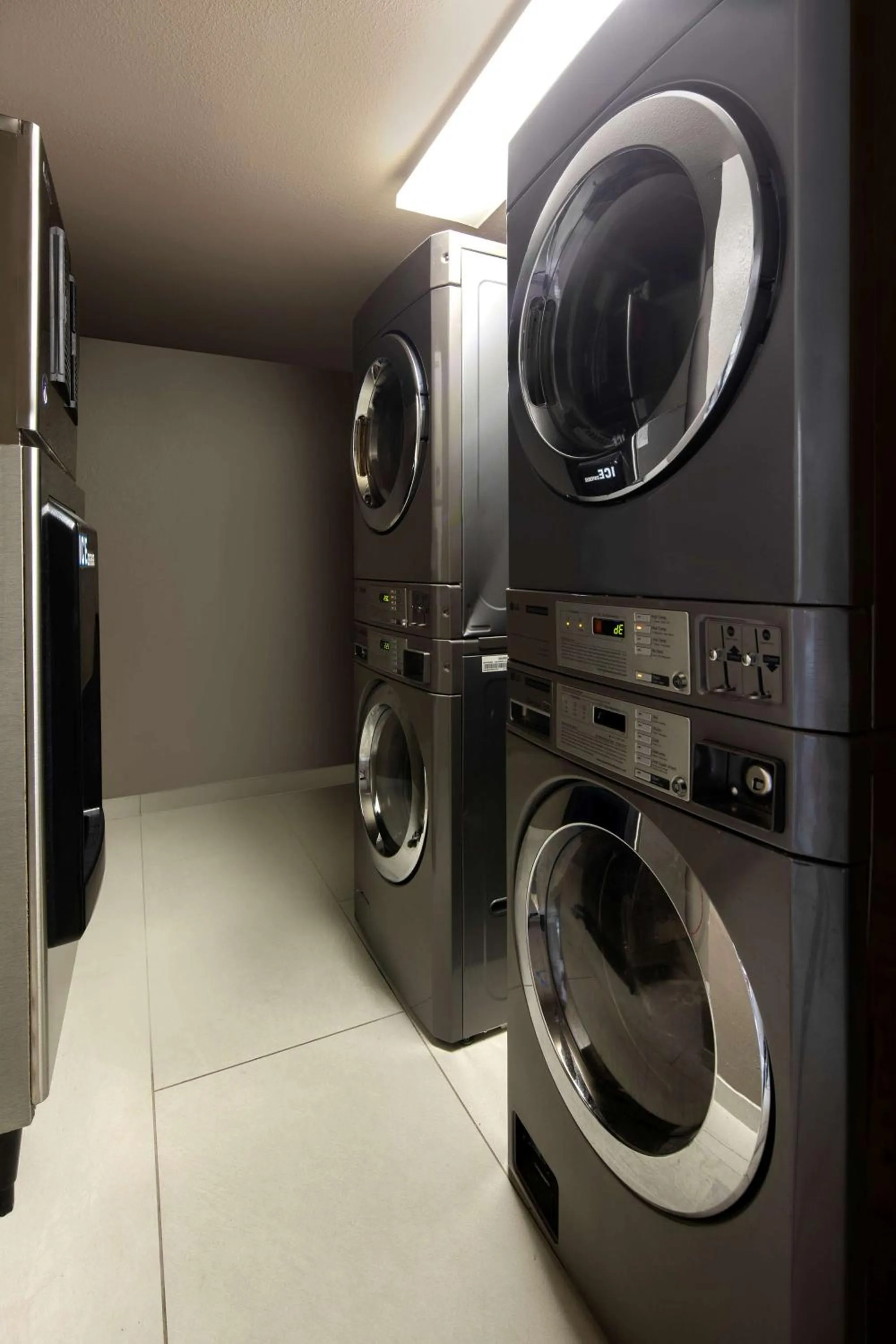 Property building in Embassy Suites by Hilton San Rafael Marin County