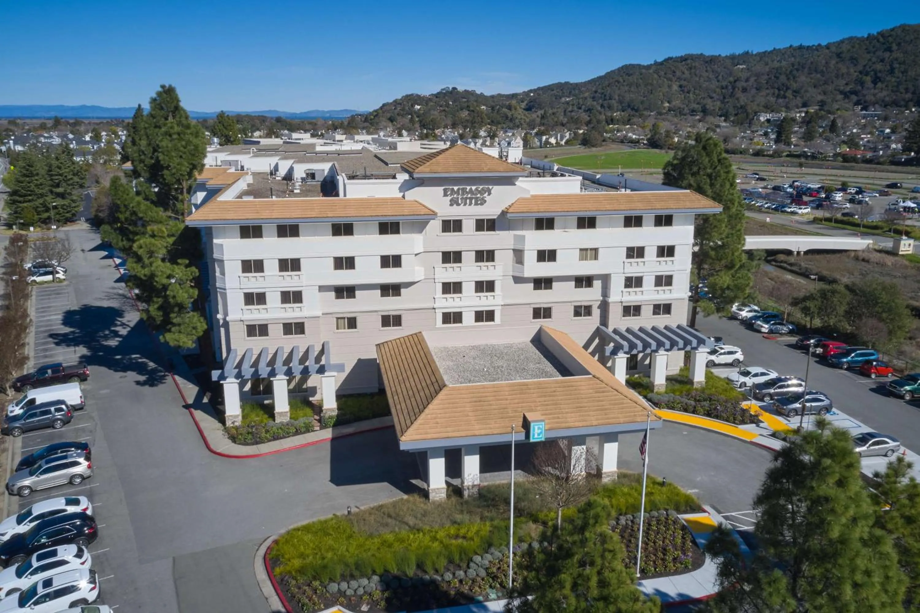 Property building in Embassy Suites by Hilton San Rafael Marin County