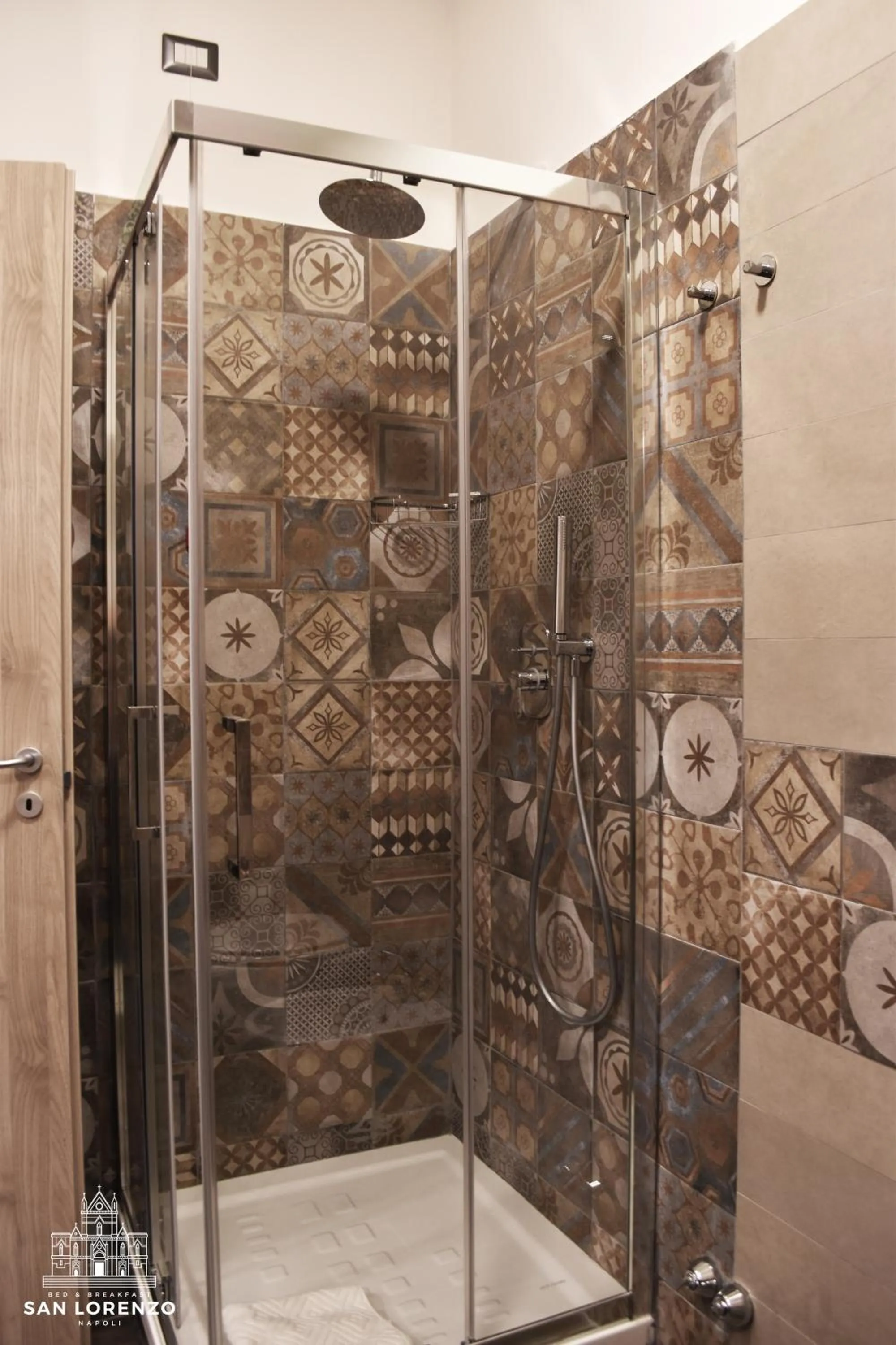 Shower in San Lorenzo's home