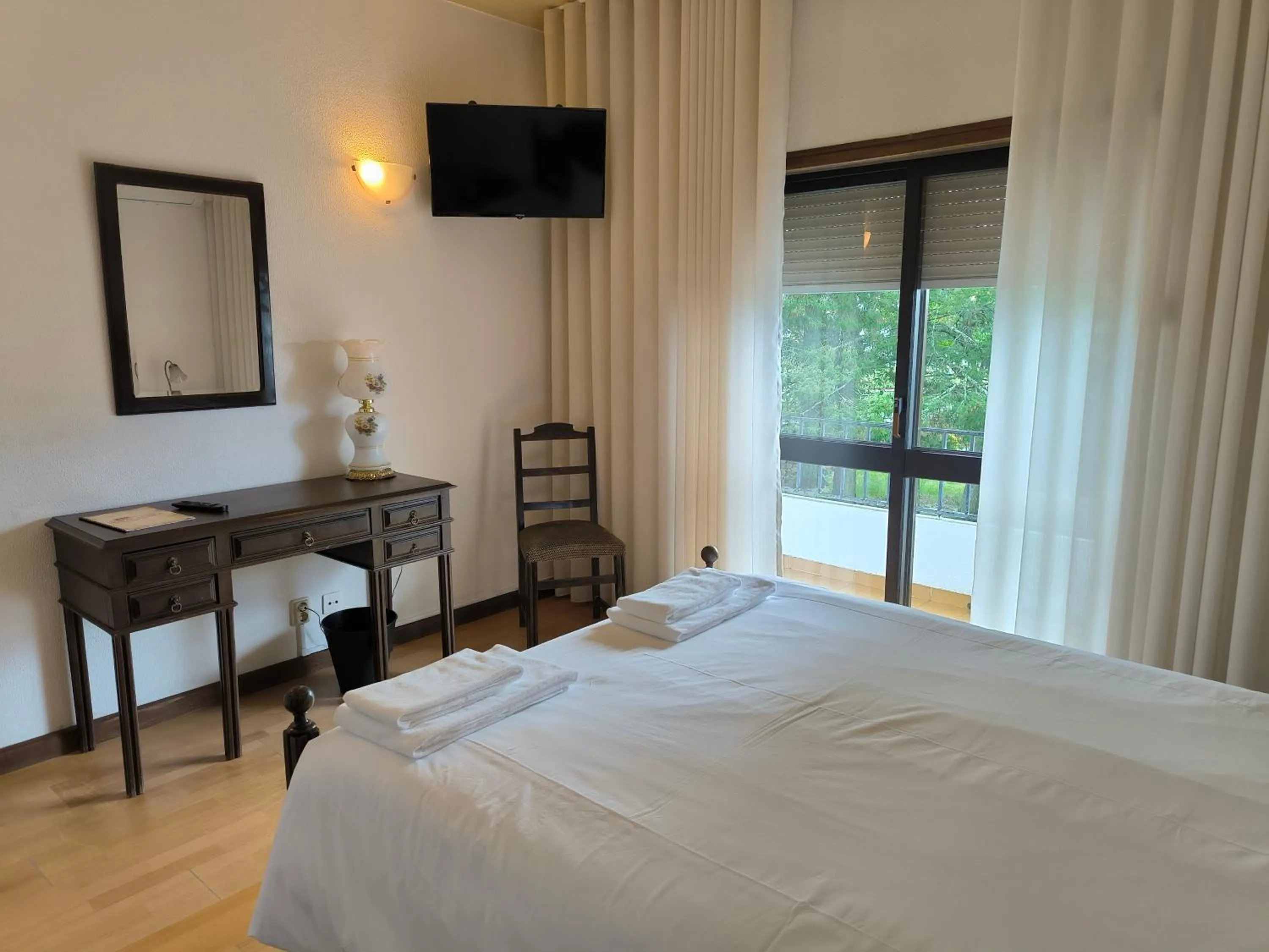 TV and multimedia, Bed in Lavanda Hotel Mira Serra