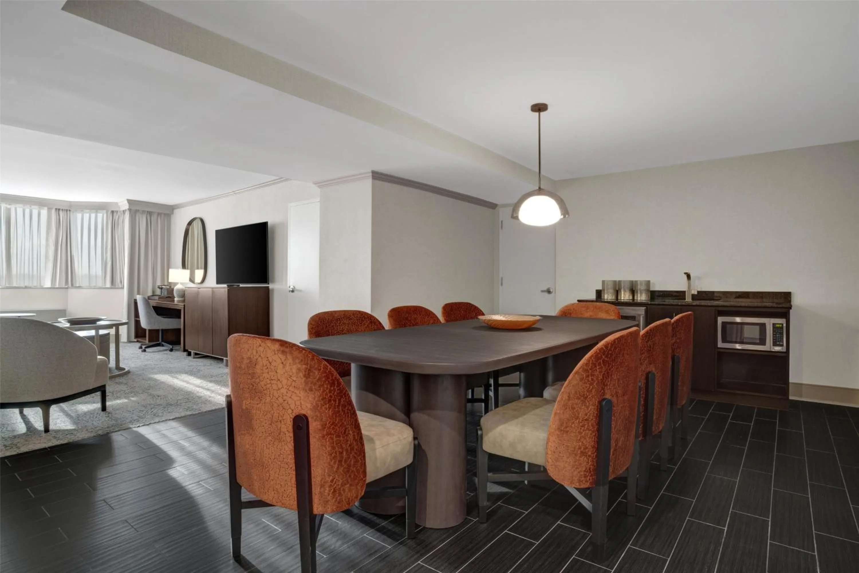 Living room in Hilton Arlington National Landing