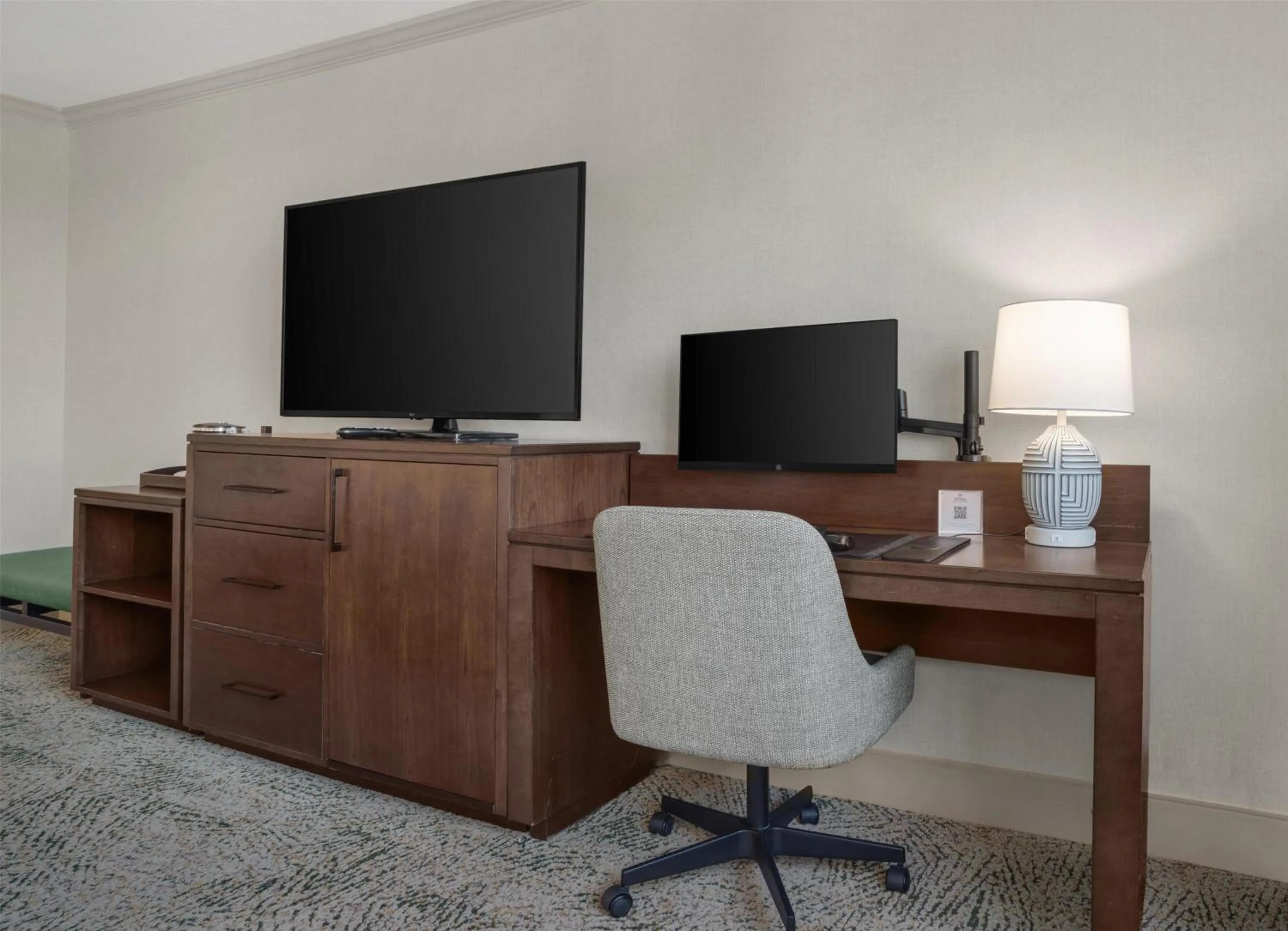 Bedroom in Hilton Arlington National Landing