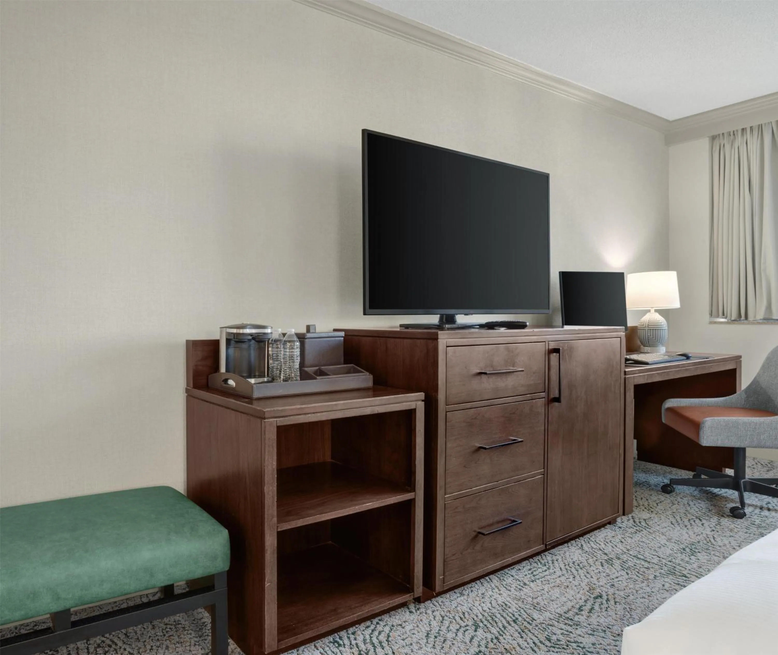 Bedroom, Bed in Hilton Arlington National Landing