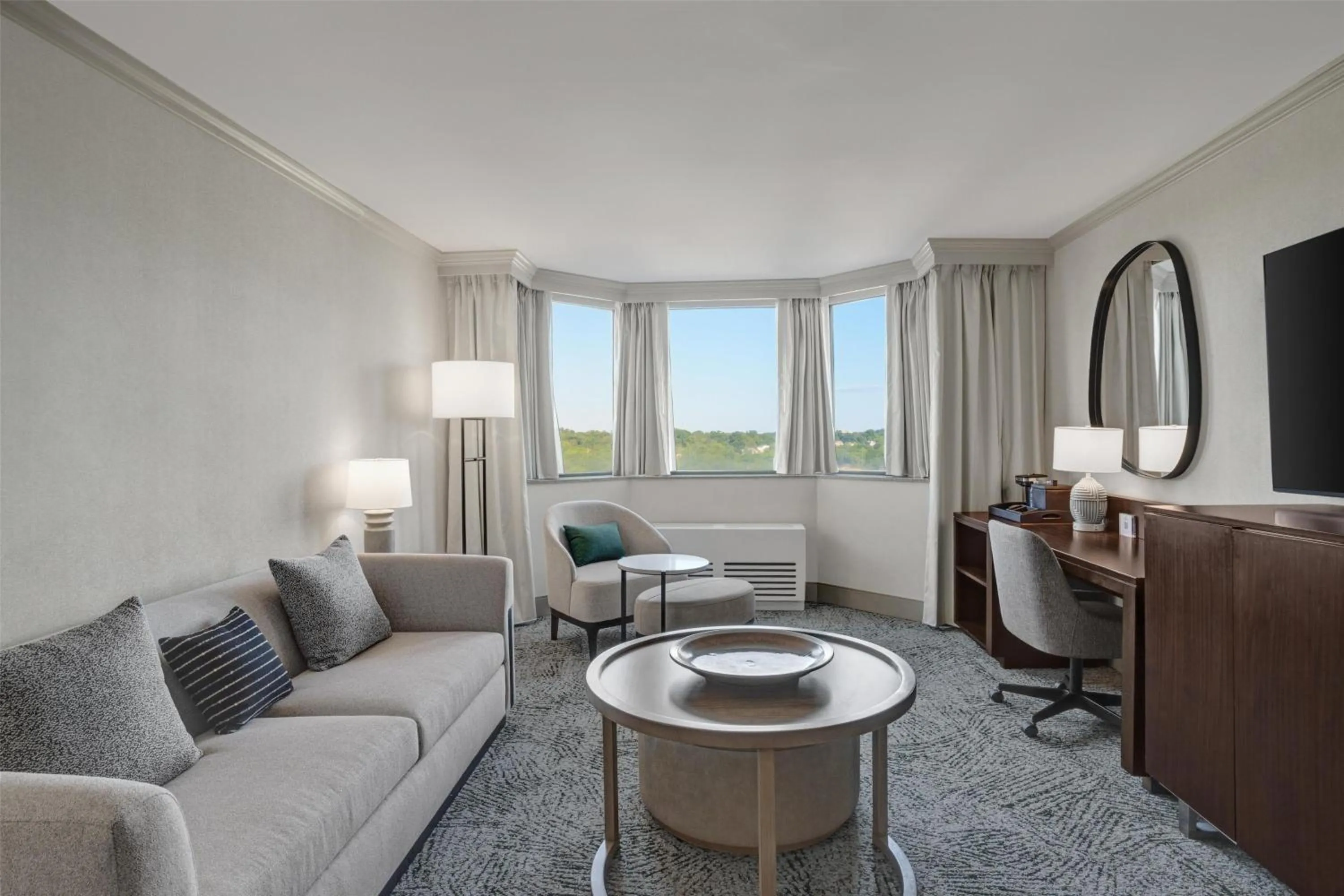 Living room in Hilton Arlington National Landing