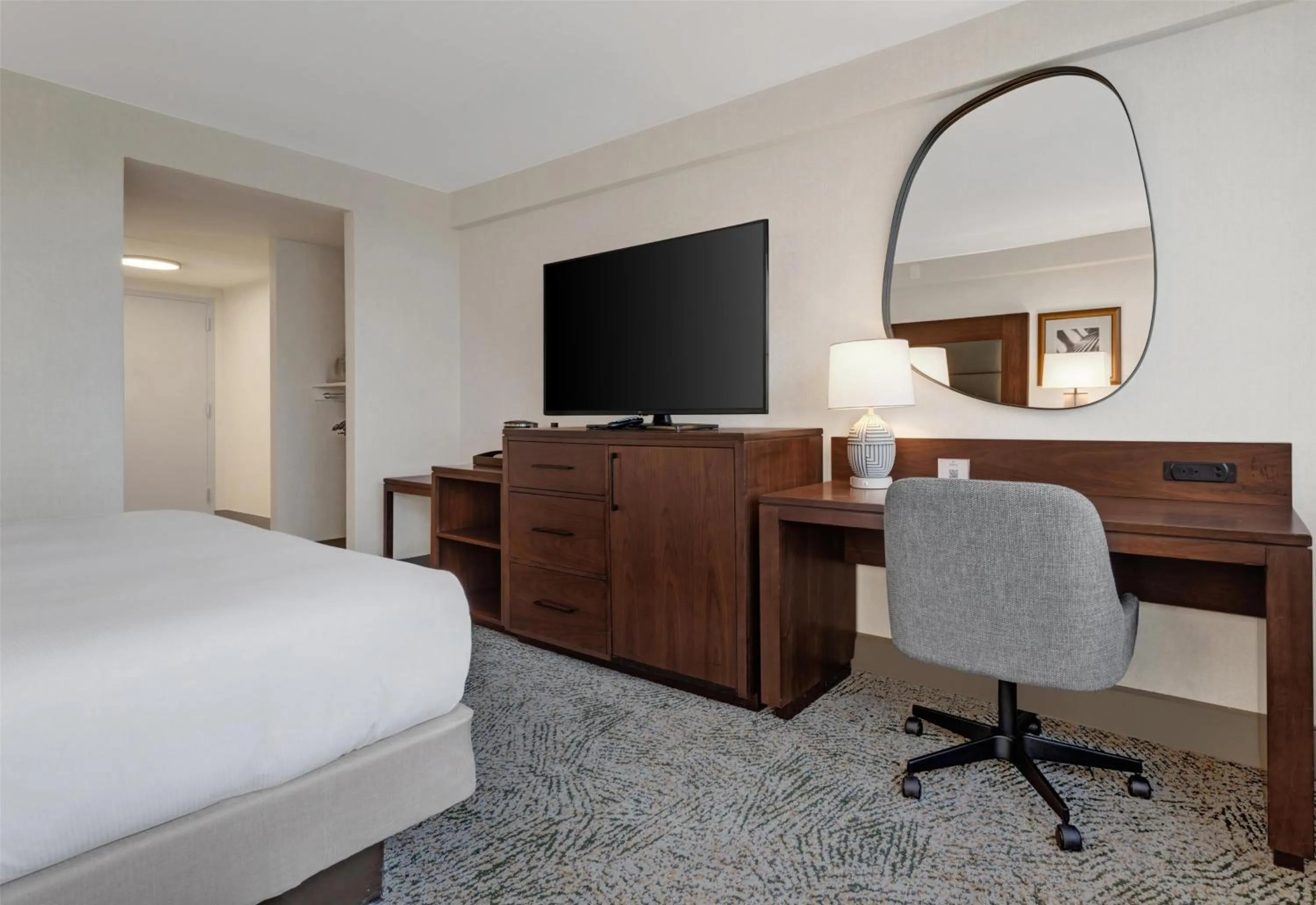 Bedroom, Bed in Hilton Arlington National Landing