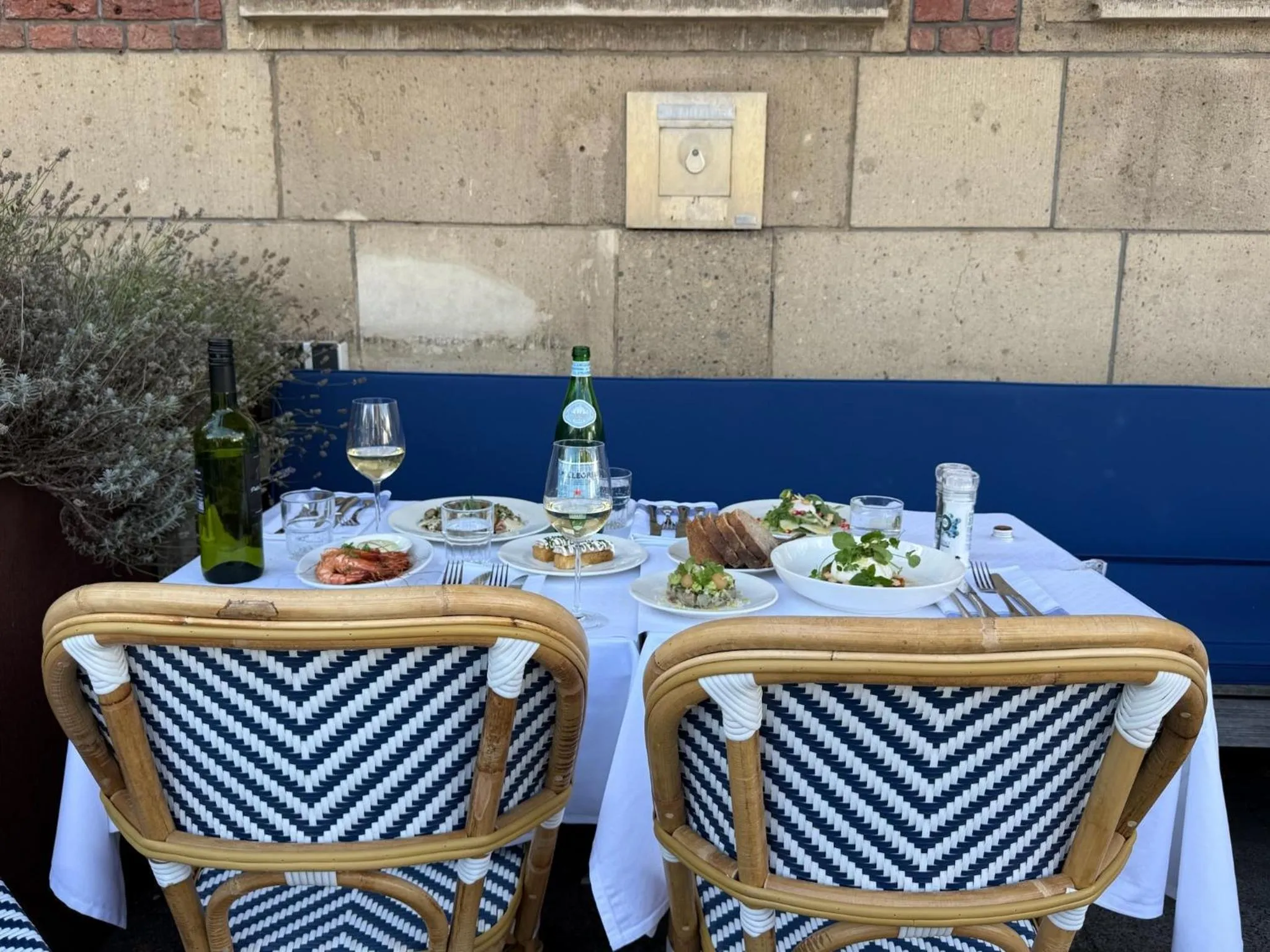 Food and drinks in Hotel Bleecker by BHC