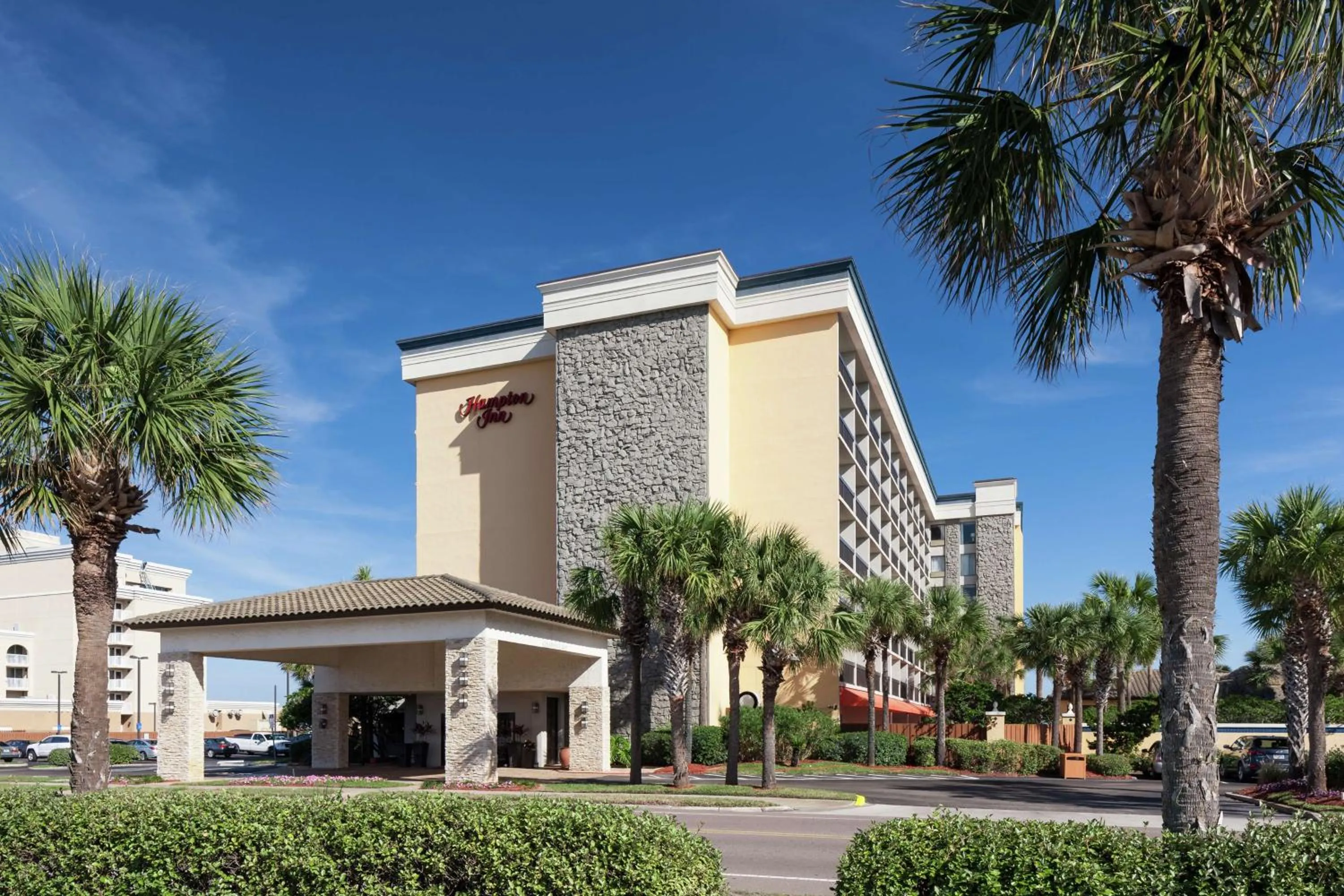 Property building in Hampton Inn Oceanfront Jacksonville Beach