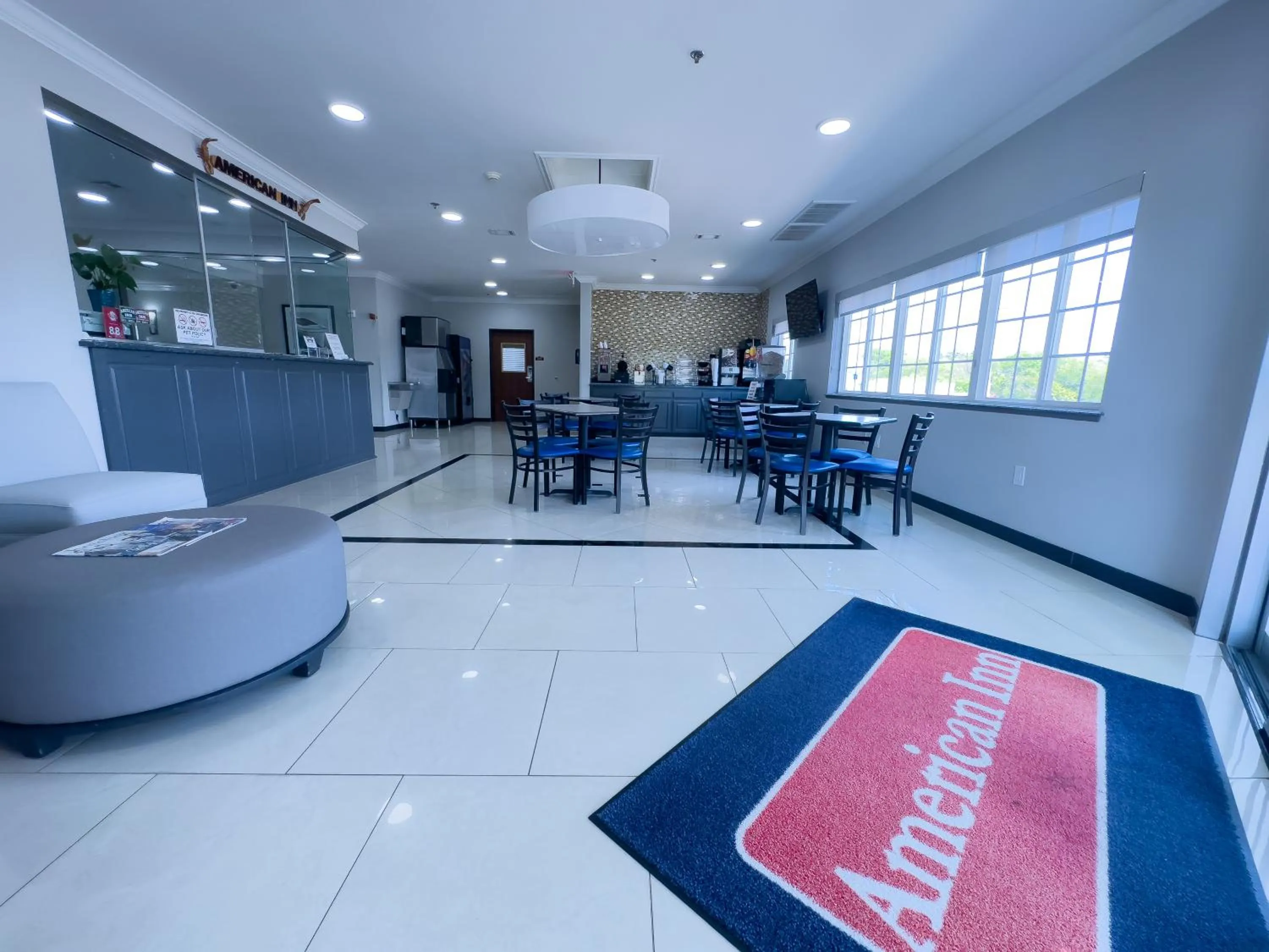 Breakfast in American Inn Madill