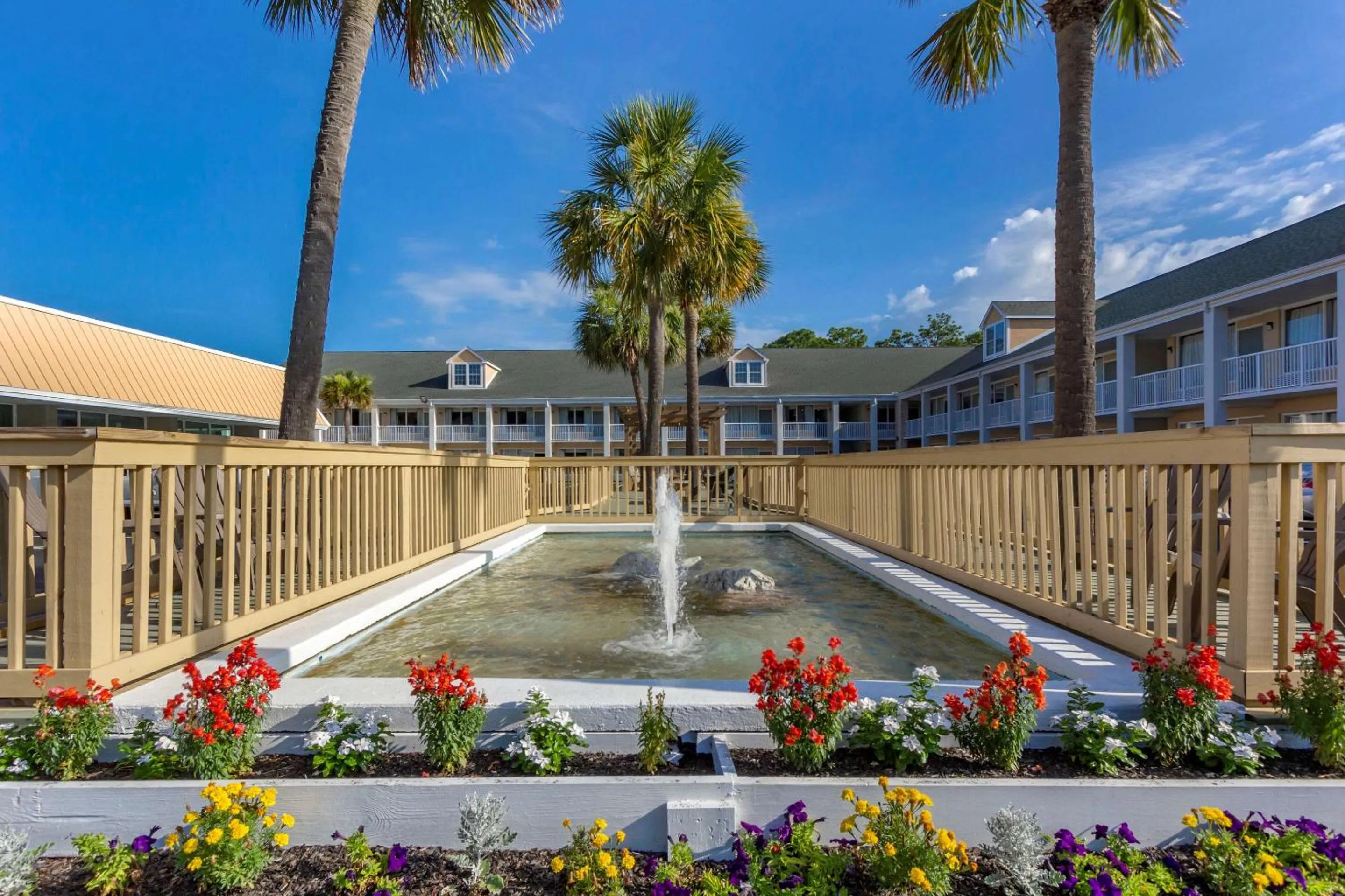 Property building in Quality Inn & Suites Pawleys Island