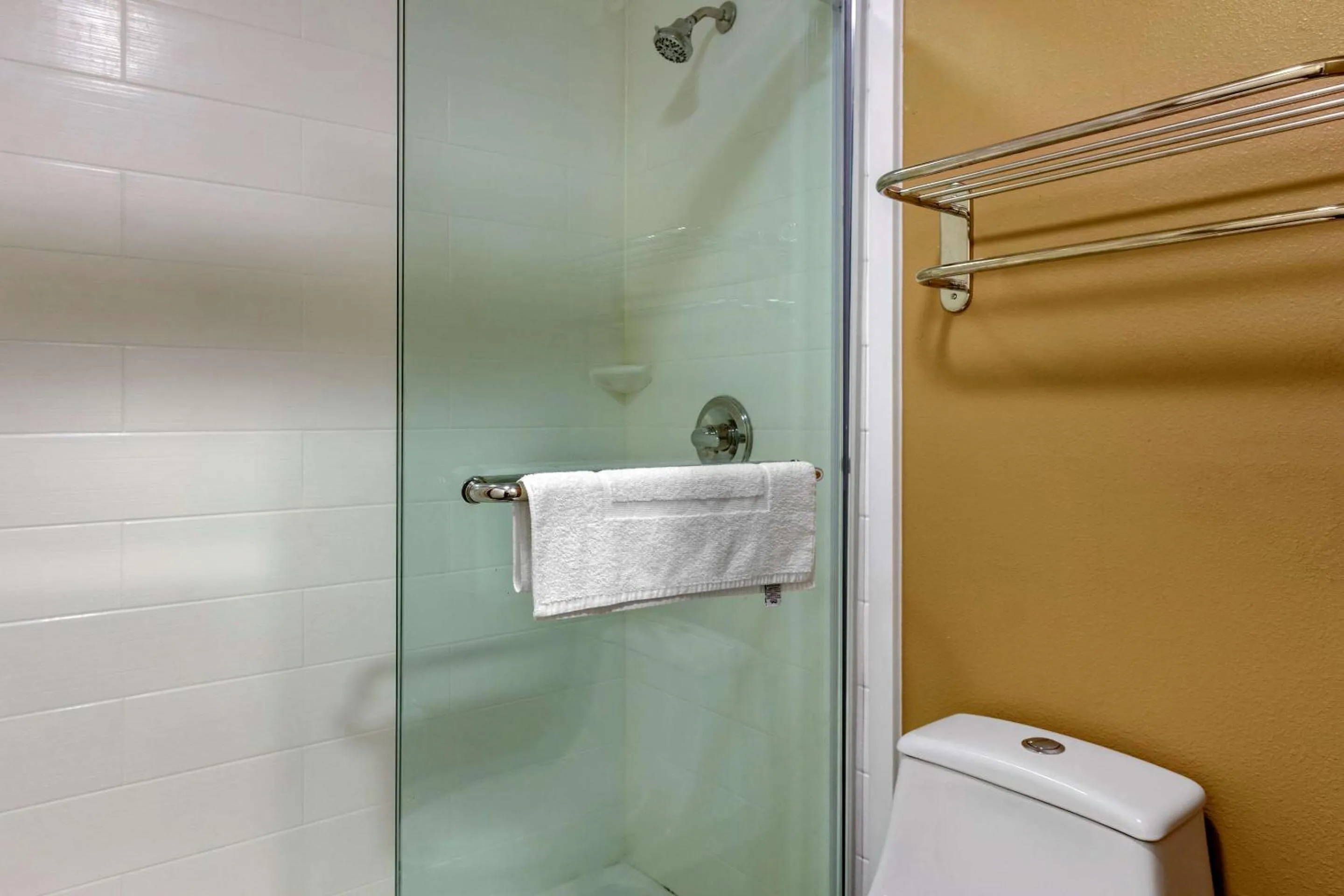 Bathroom in Quality Inn & Suites Pawleys Island