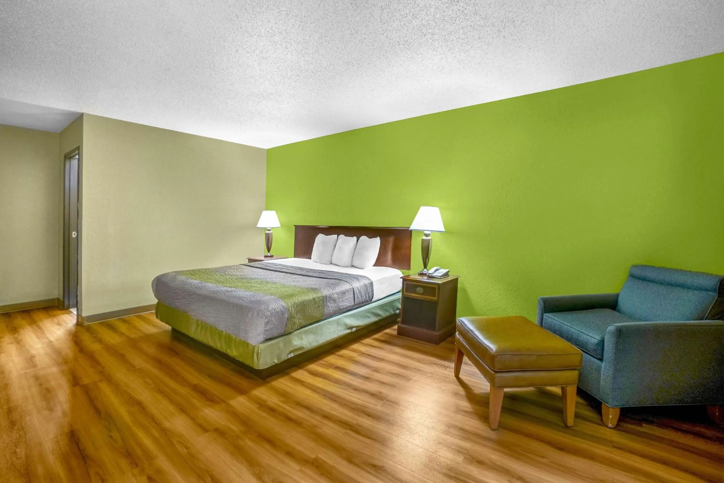 Bedroom, Bed in Motel 6 Morehead, KY