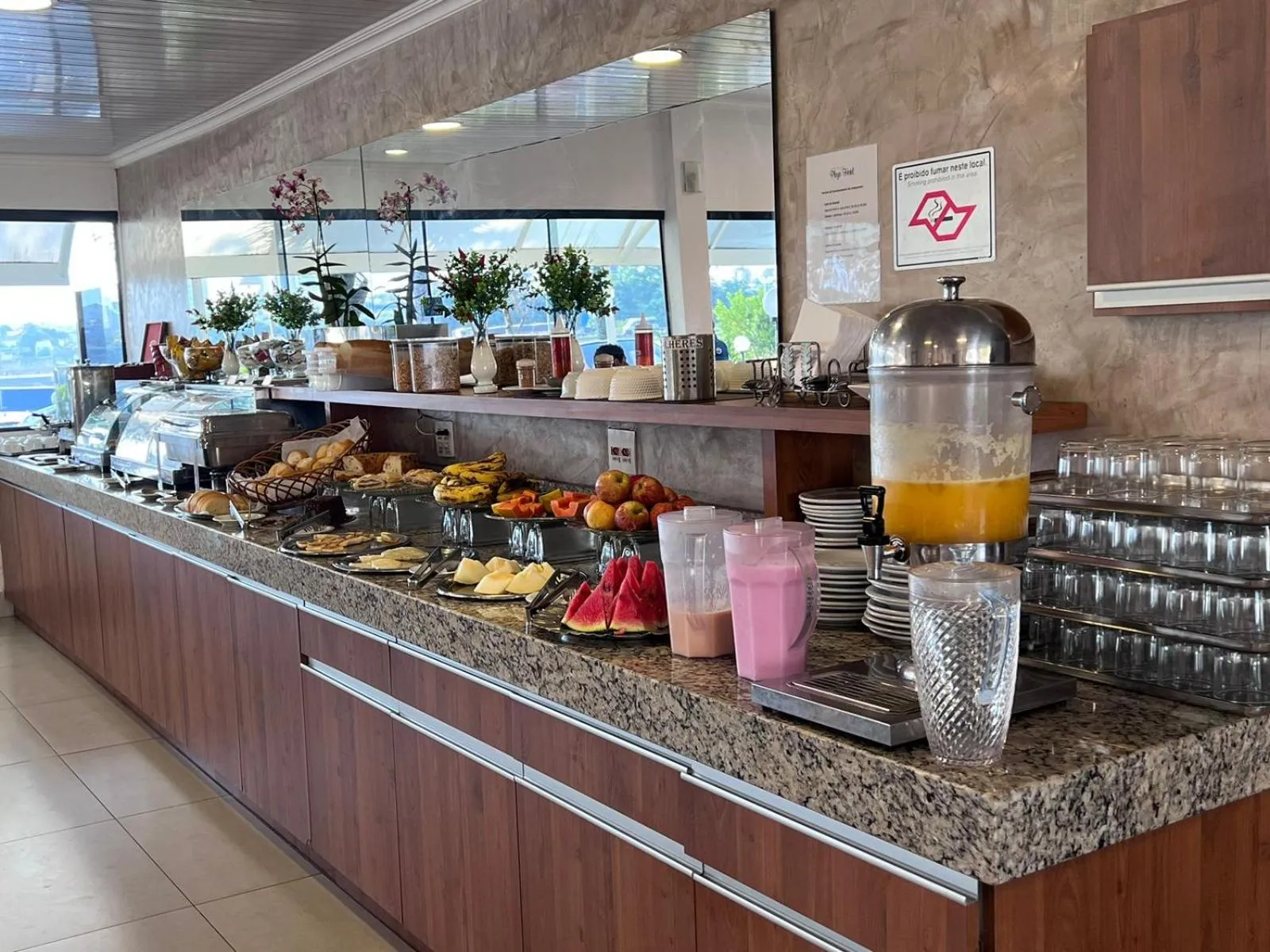 Restaurant/places to eat in Rio Claro Plaza Hotel