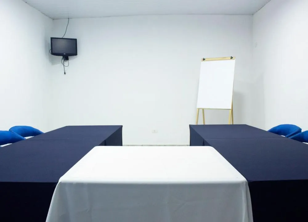 TV and multimedia in Rio Claro Plaza Hotel