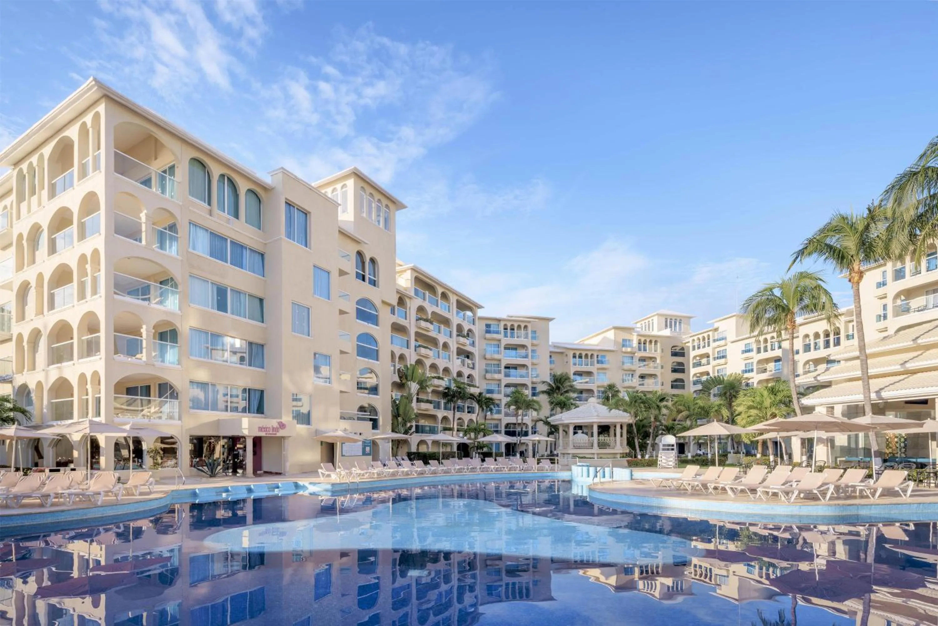 Pool view in Occidental Costa Cancún - All Inclusive
