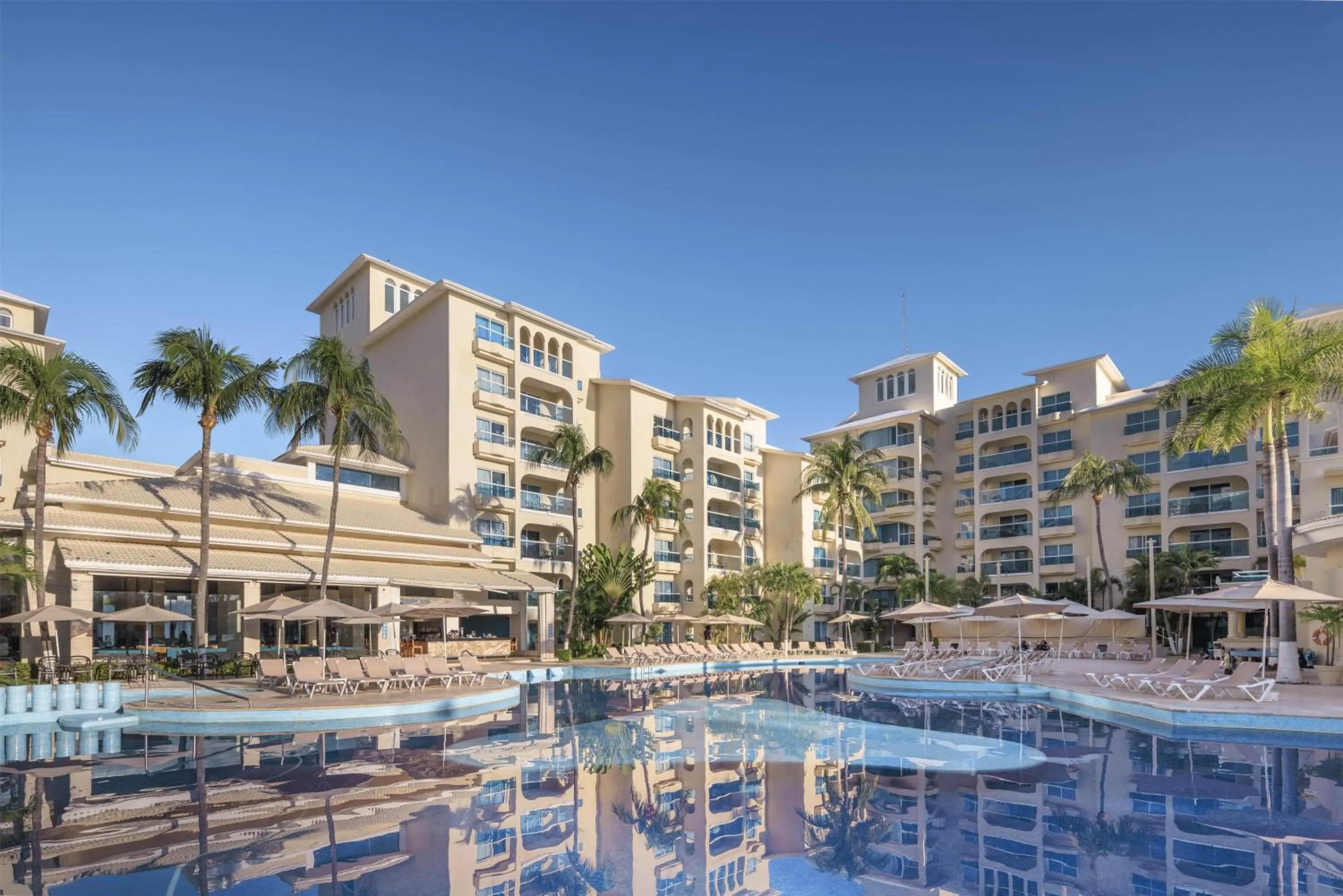 Pool view in Occidental Costa Cancún - All Inclusive