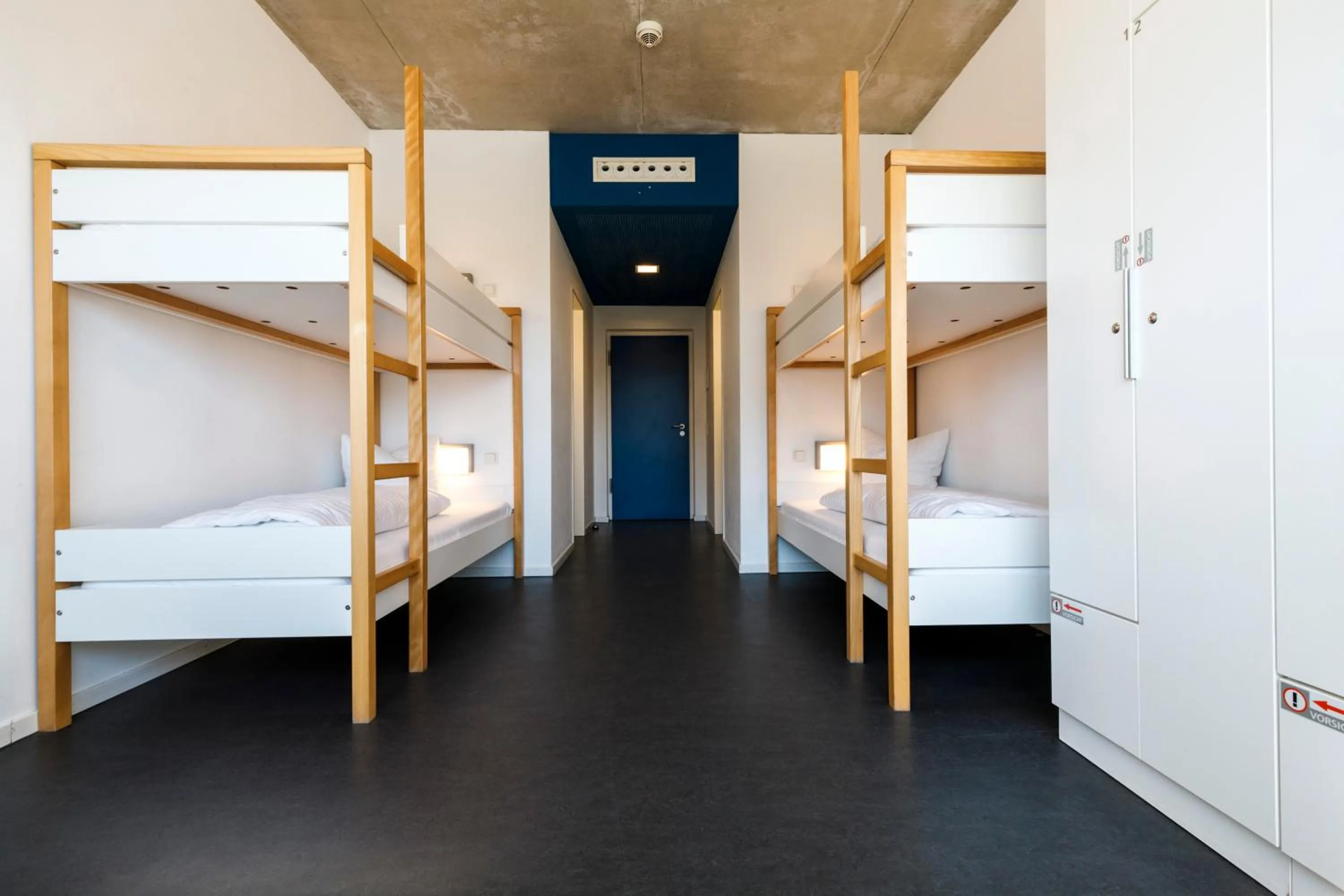 bunk bed, Bed in Jugendherberge Schweinfurt