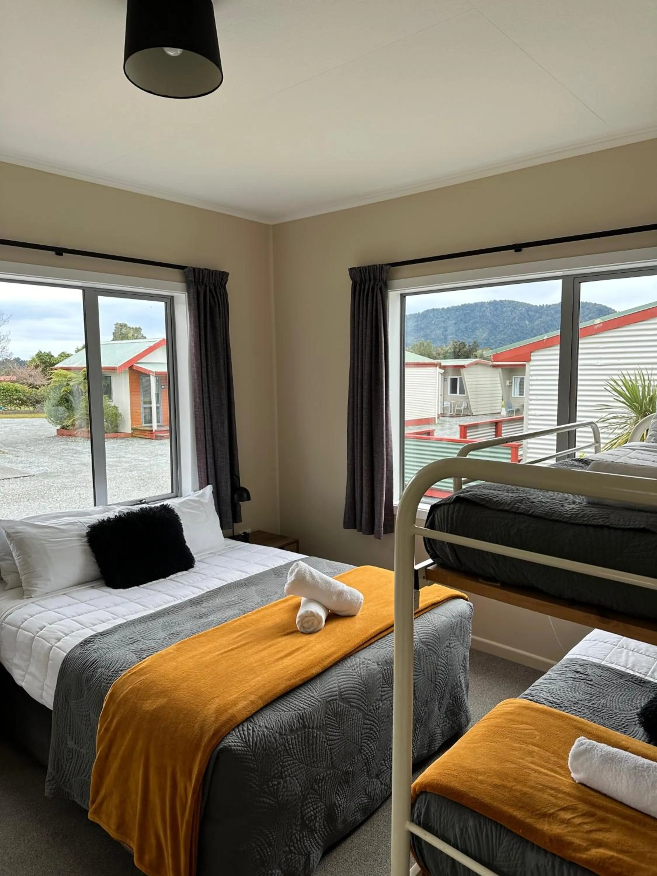 Bed in Franz Josef TOP 10 Holiday Park