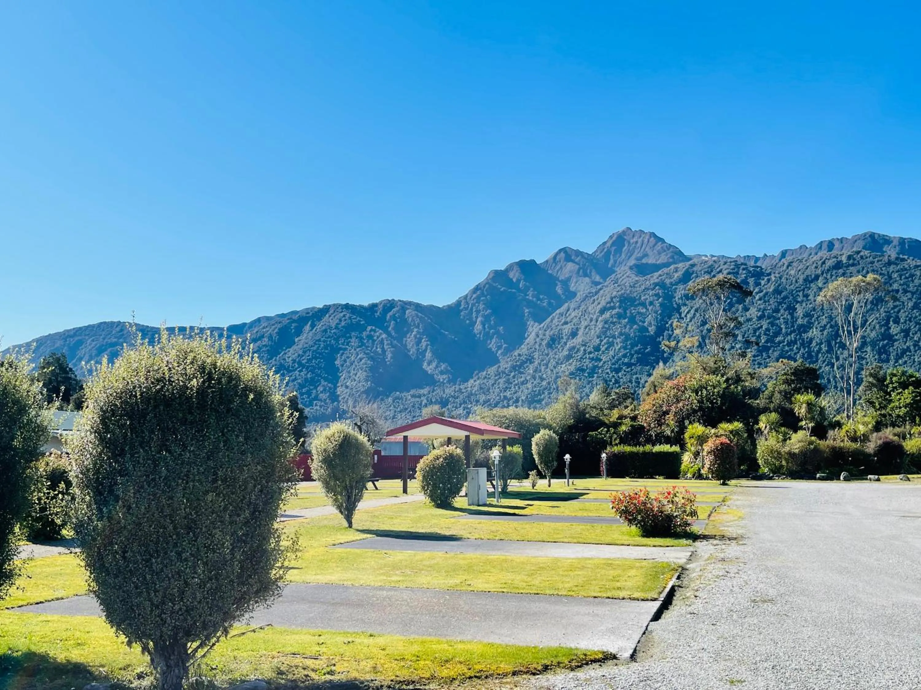 Parking in Franz Josef TOP 10 Holiday Park