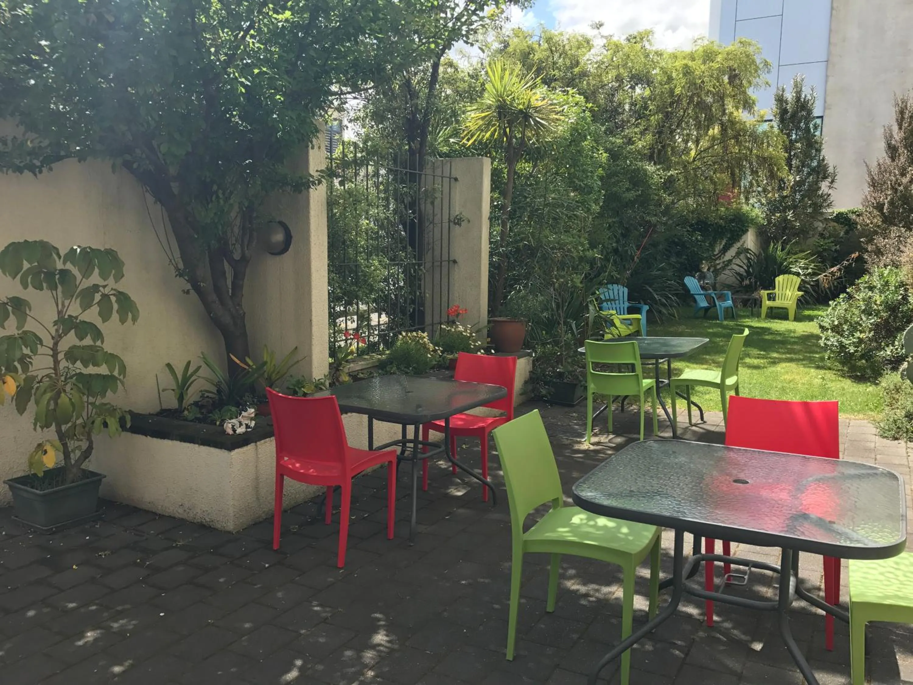 Patio in YHA Nelson - Backpackers