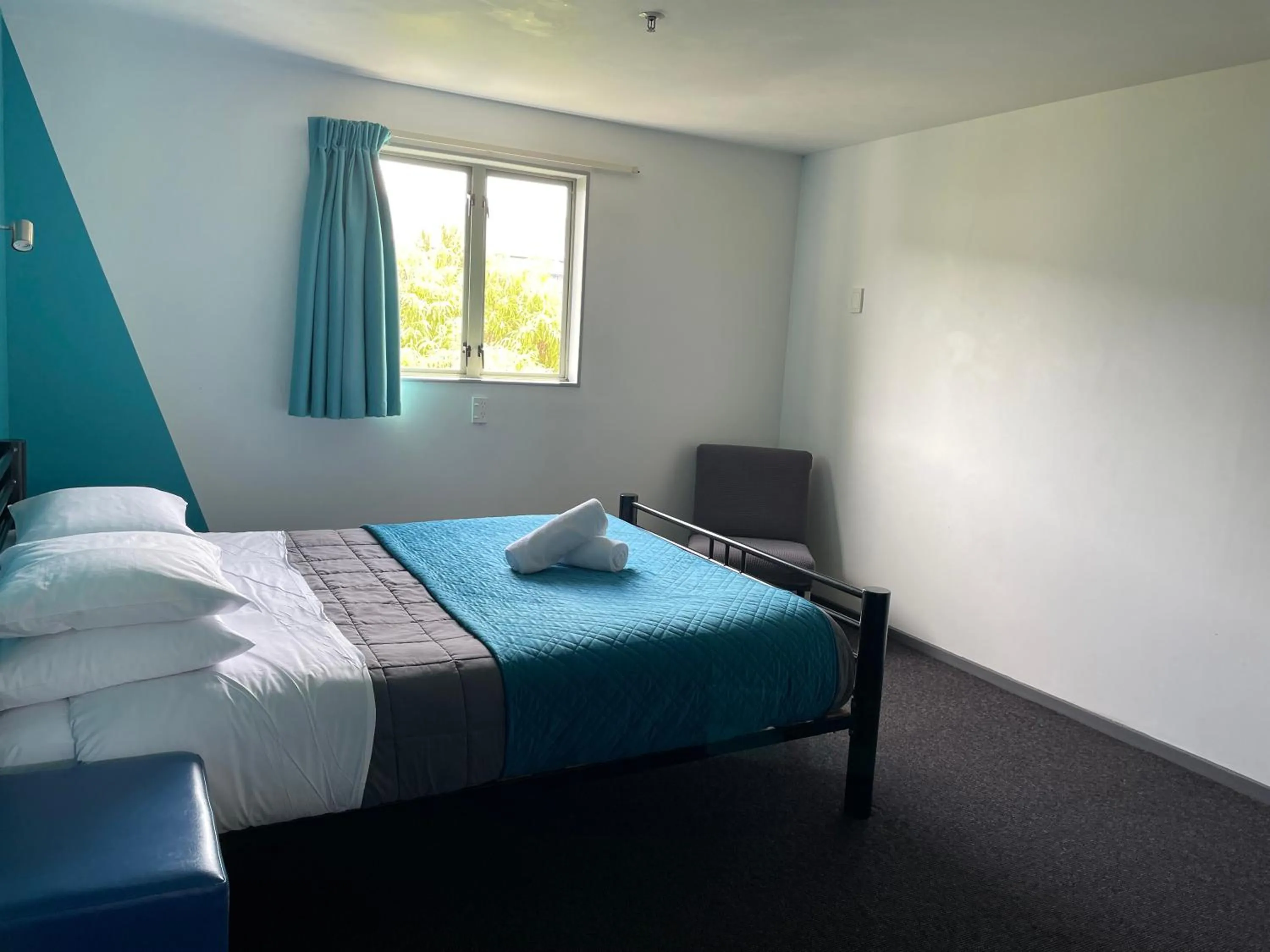 Photo of the whole room, Bed in YHA Nelson - Backpackers