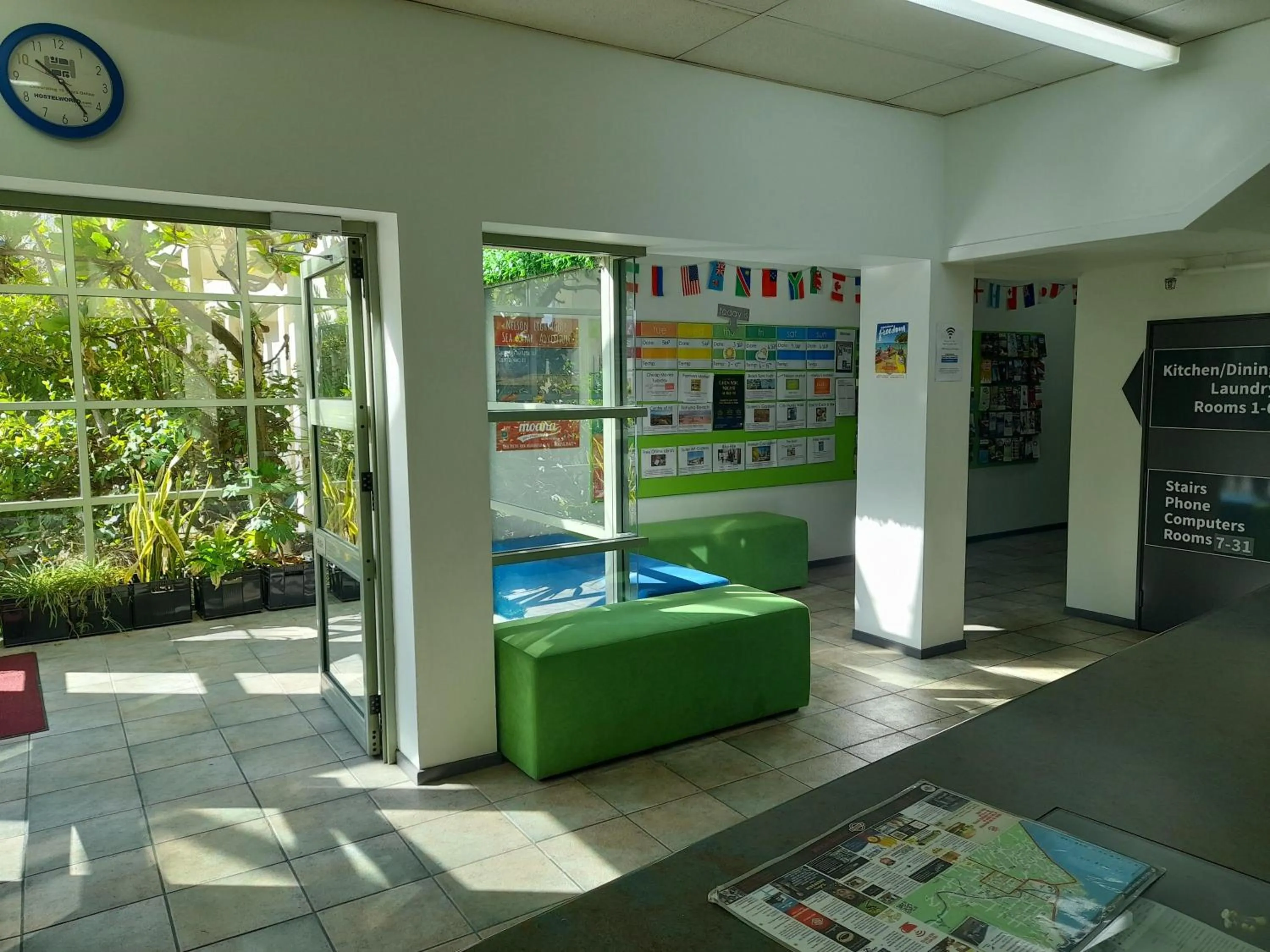 Lobby or reception in YHA Nelson - Backpackers