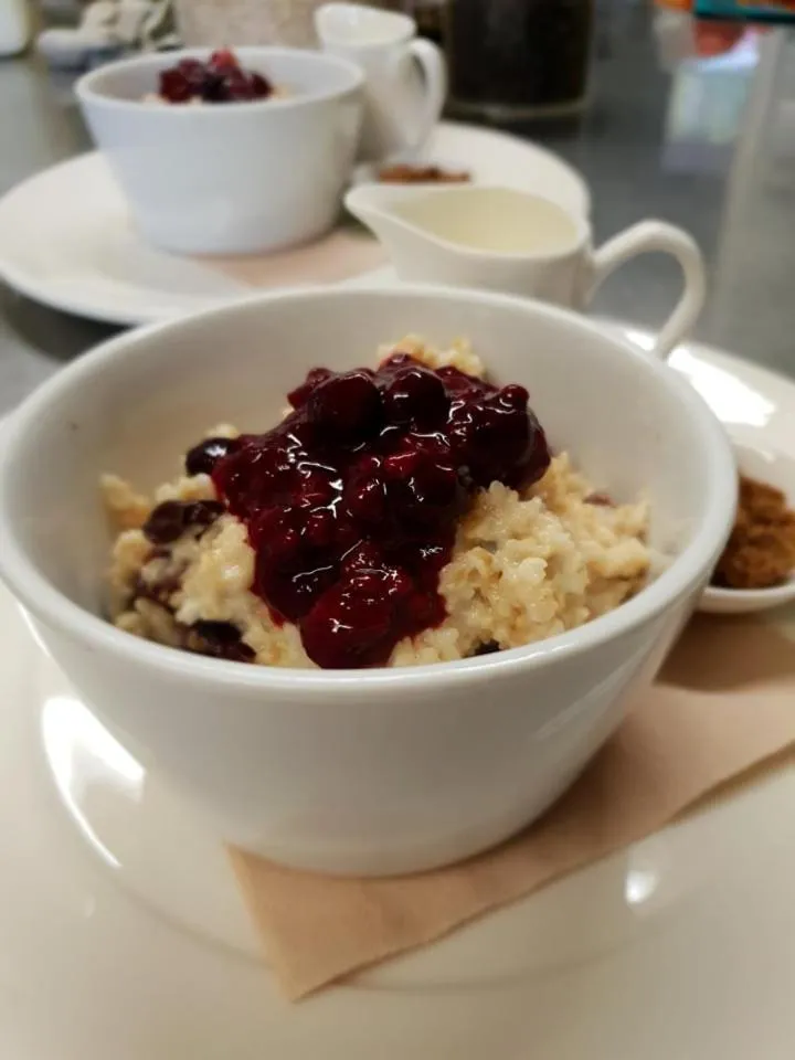 Breakfast in Lake Roxburgh Lodge