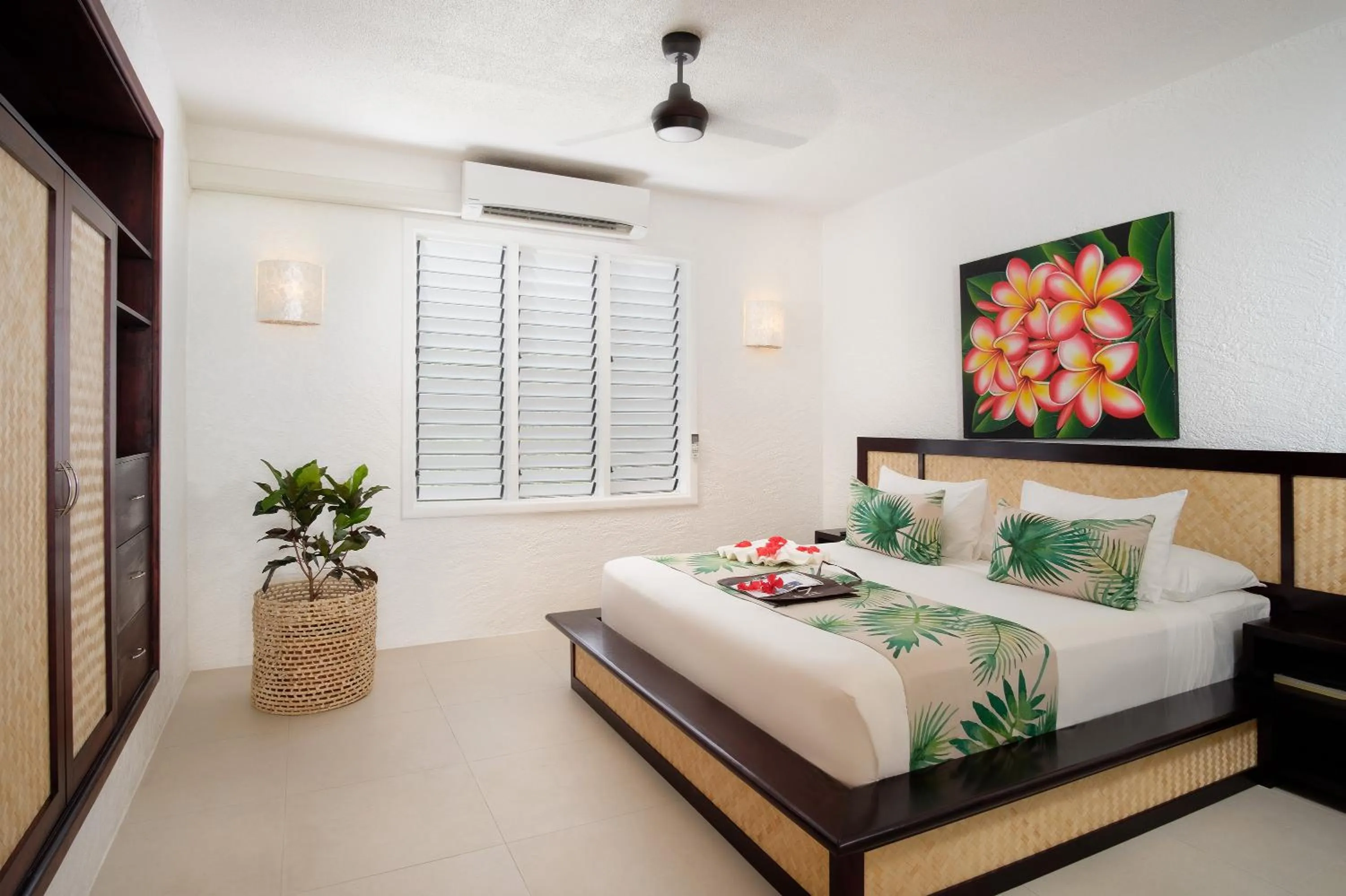 Bedroom, Bed in Lomani Island Resort & Spa