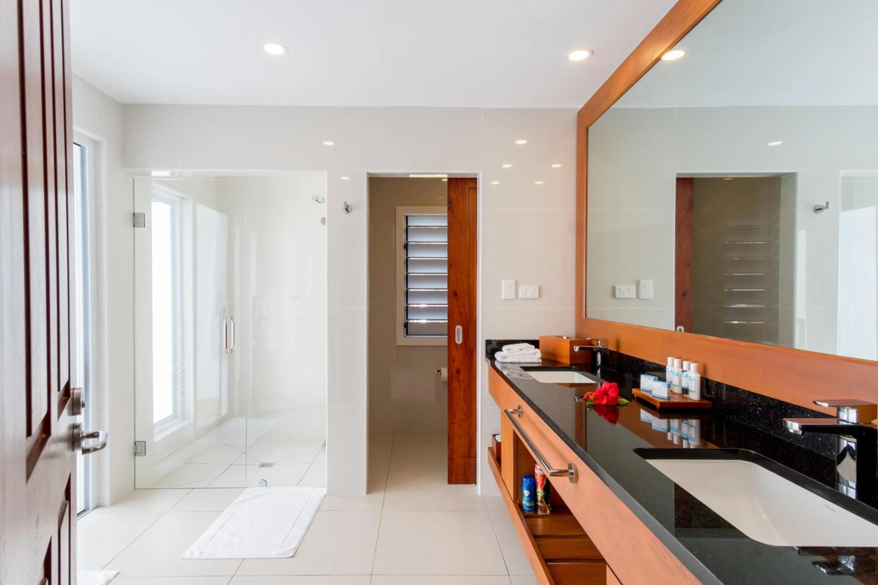 Bathroom in Lomani Island Resort & Spa