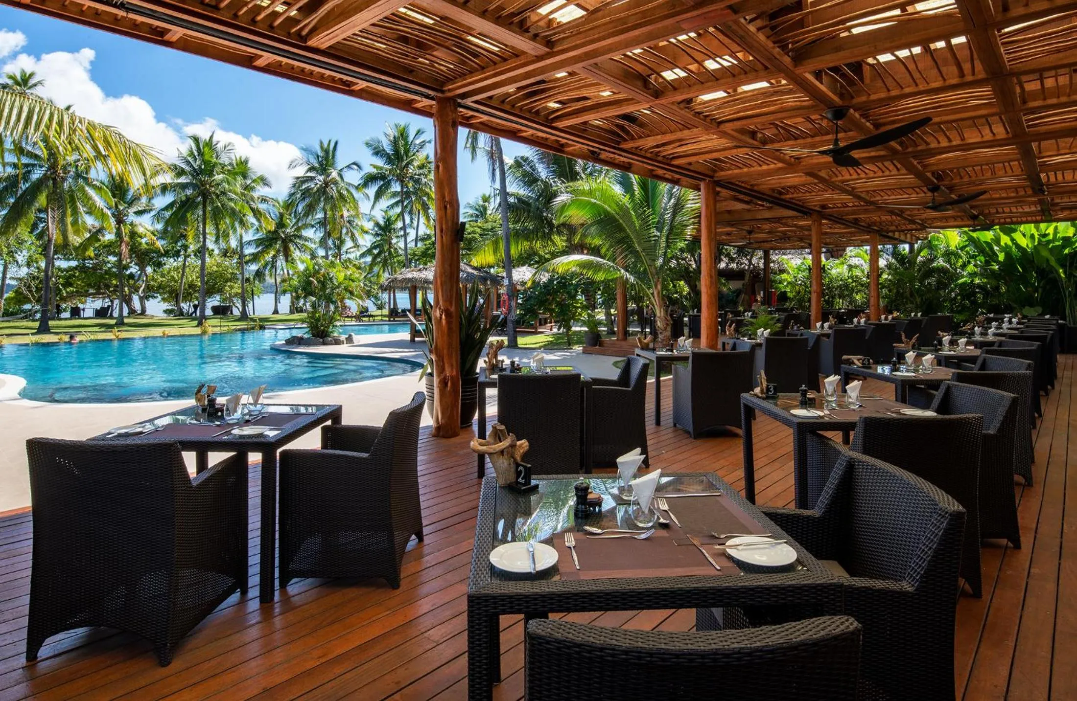 Restaurant/places to eat in Lomani Island Resort & Spa
