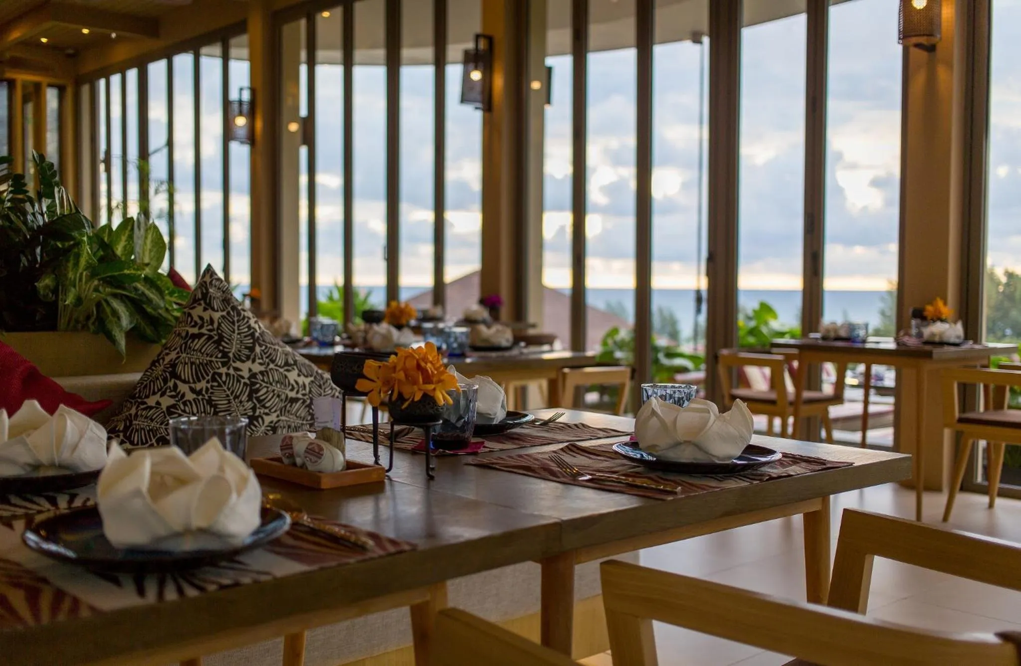 Restaurant/places to eat in Mandarava Resort and Spa, Karon Beach